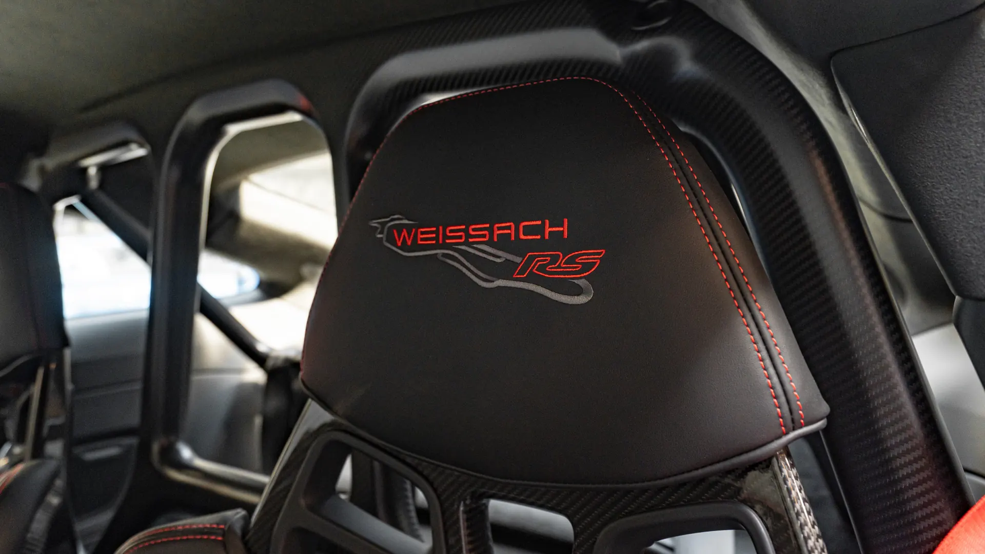 Porsche 911 — photo 27