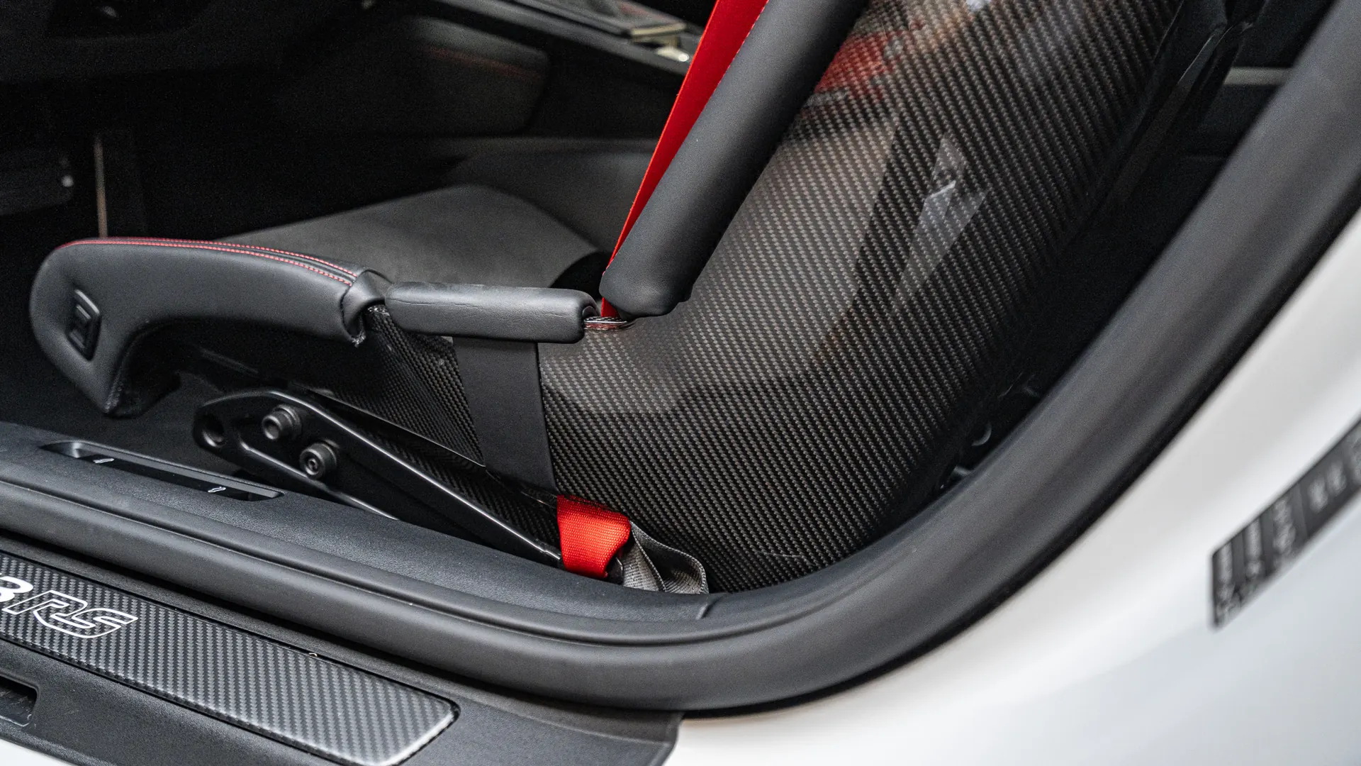 Porsche 911 — photo 26