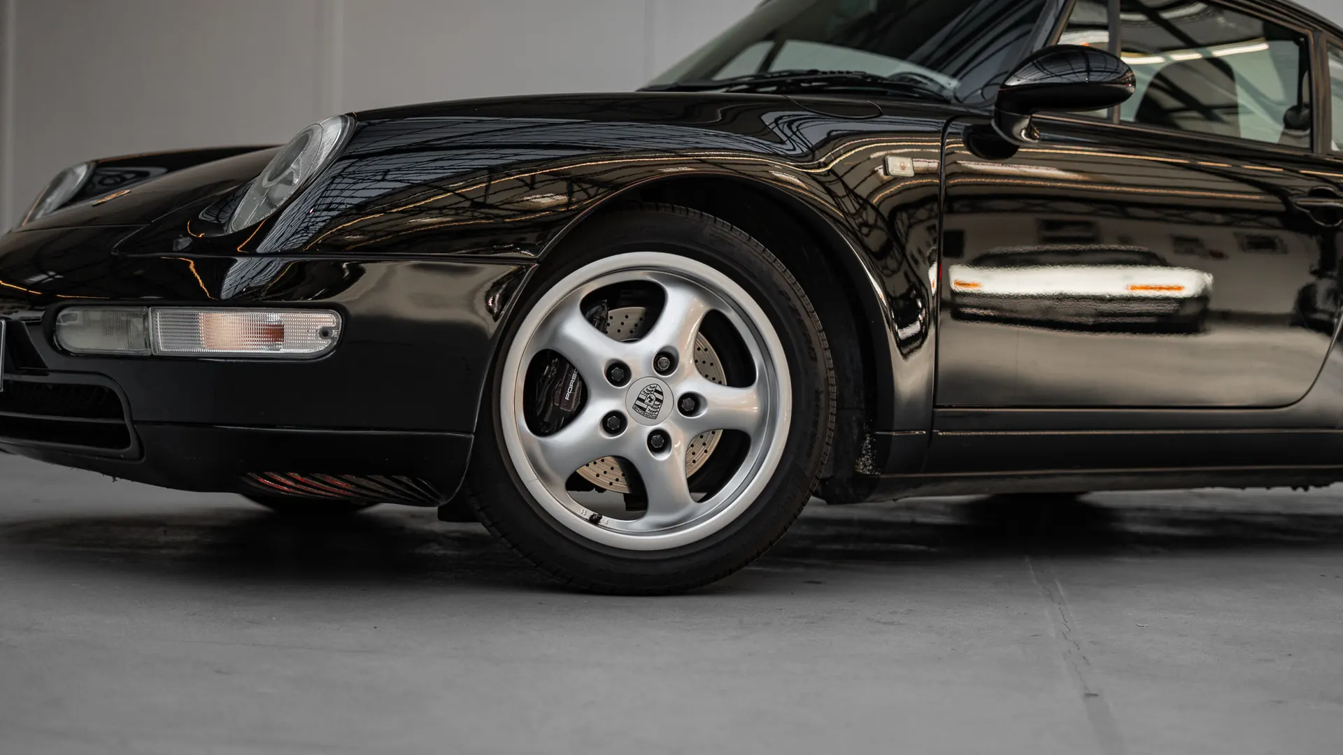 Porsche 911 — photo 25