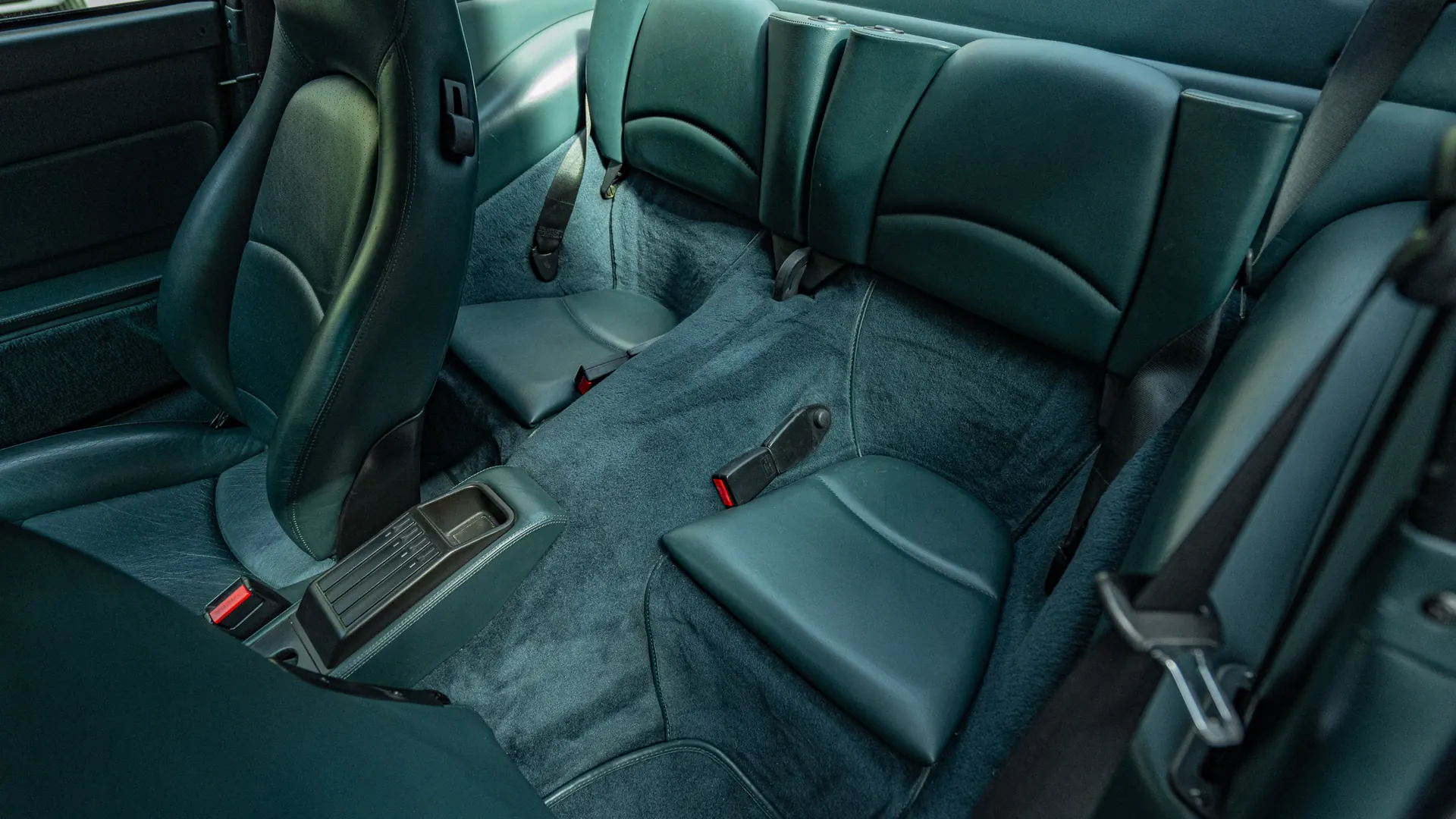 Porsche 911 — photo 11