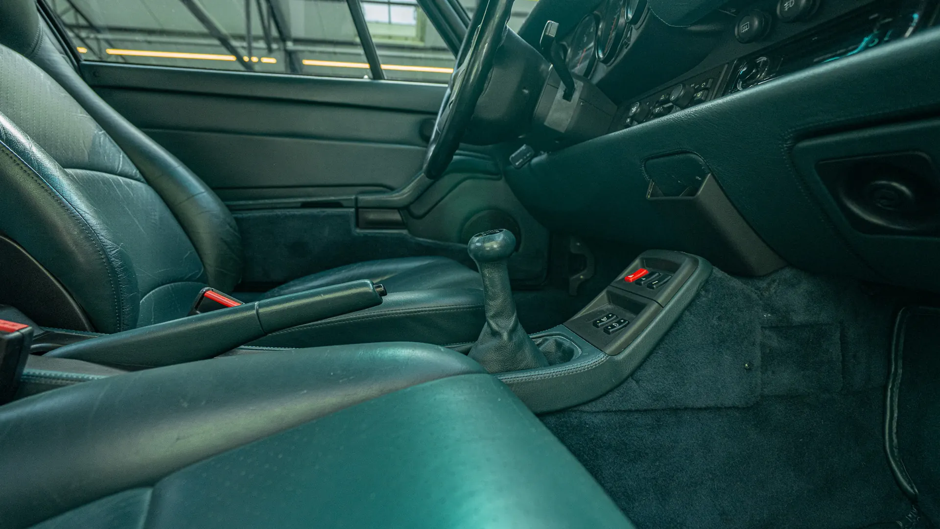 Porsche 911 — photo 18