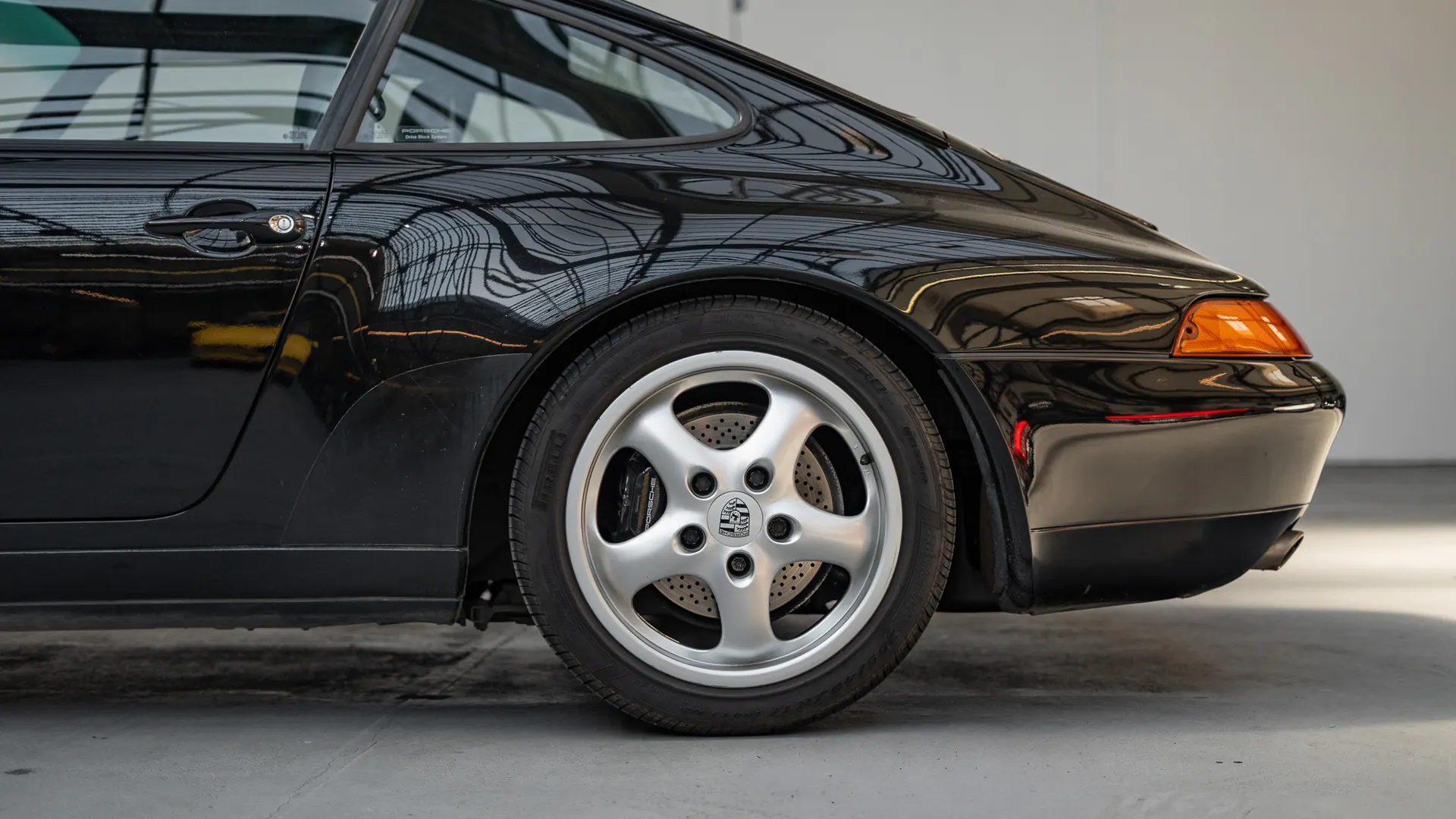 Porsche 911 — photo 7