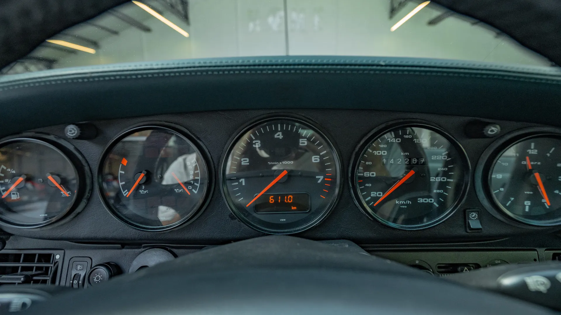 Porsche 911 — photo 13