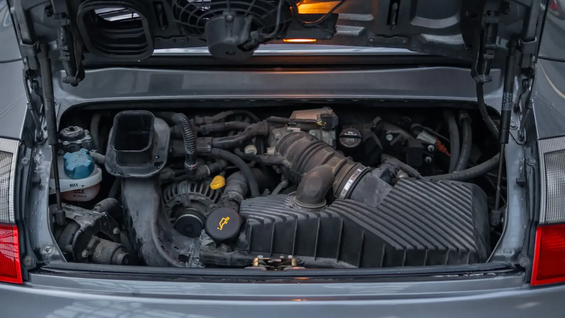 Porsche 911 — photo 35