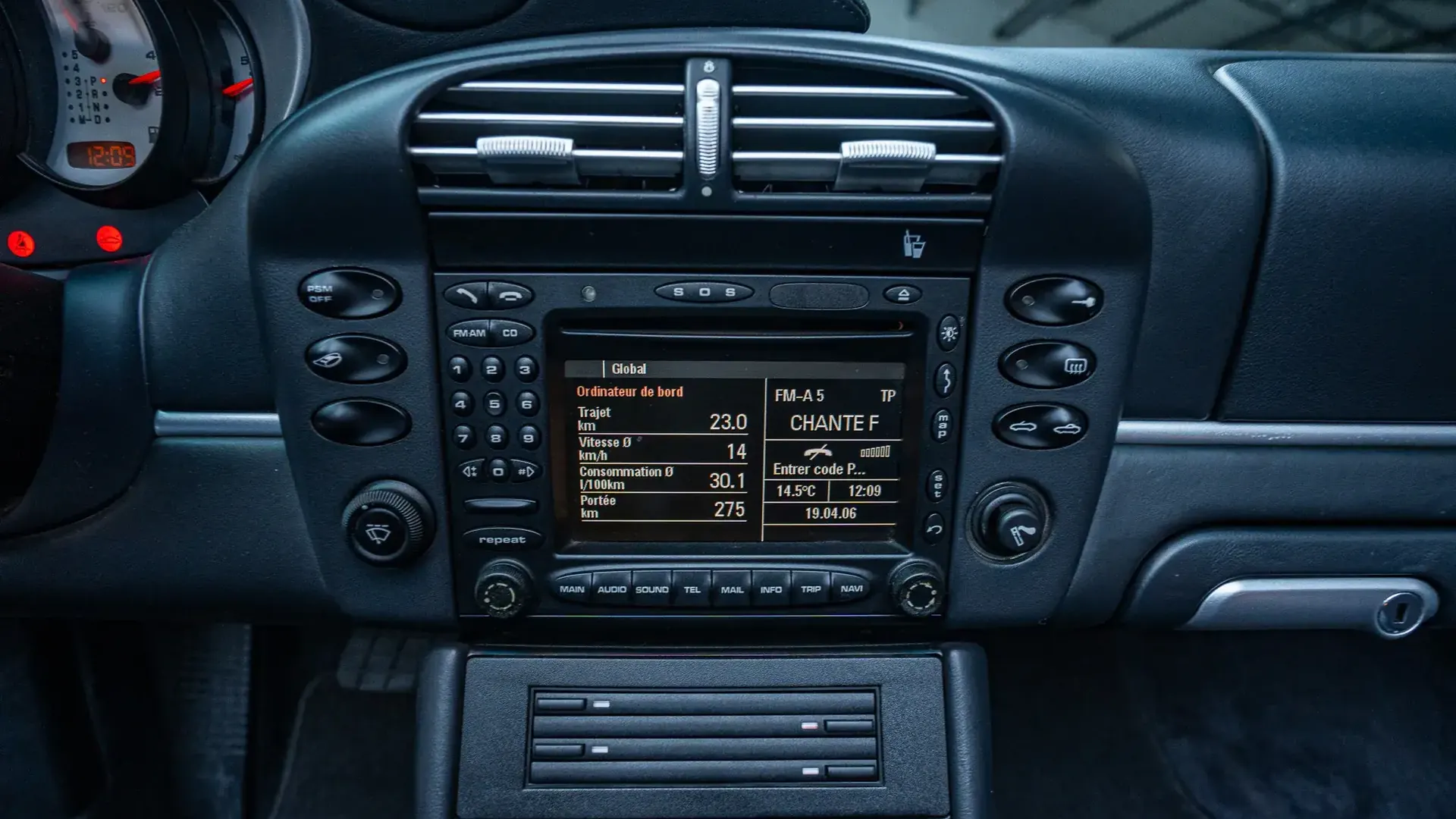 Porsche 911 — photo 17