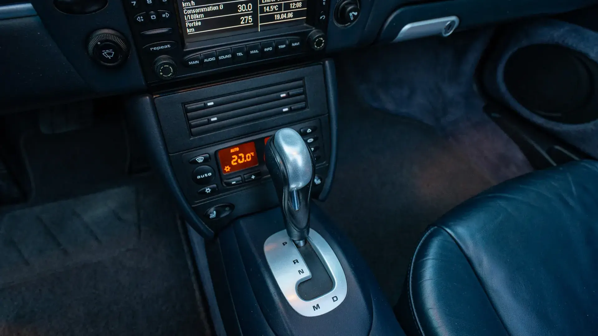 Porsche 911 — photo 19
