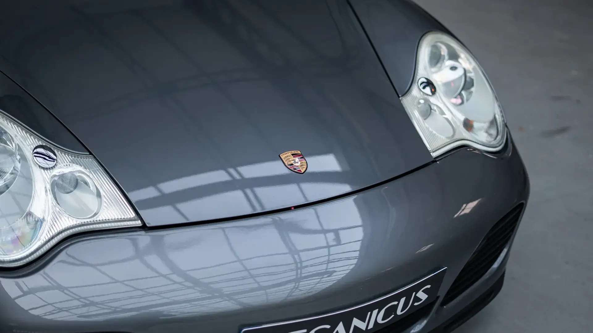 Porsche 911 — photo 28