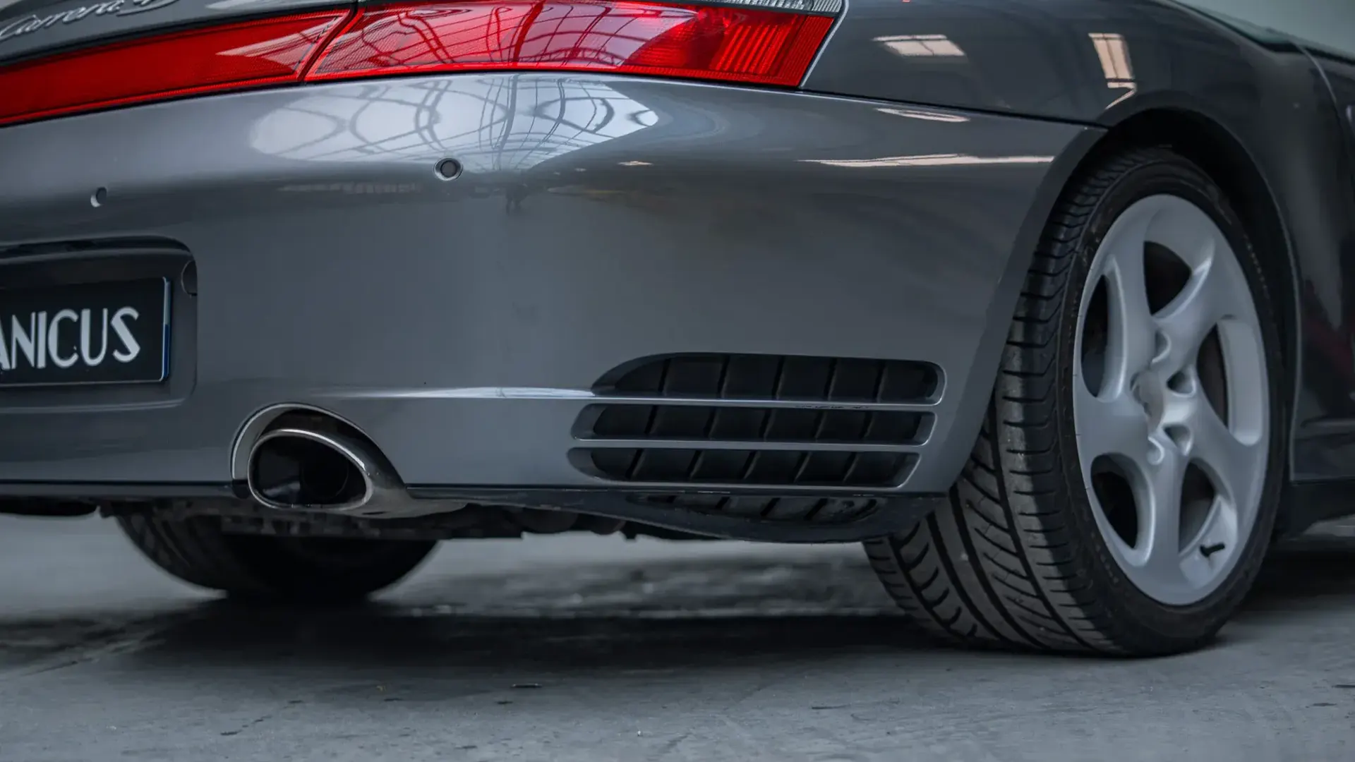 Porsche 911 — photo 33