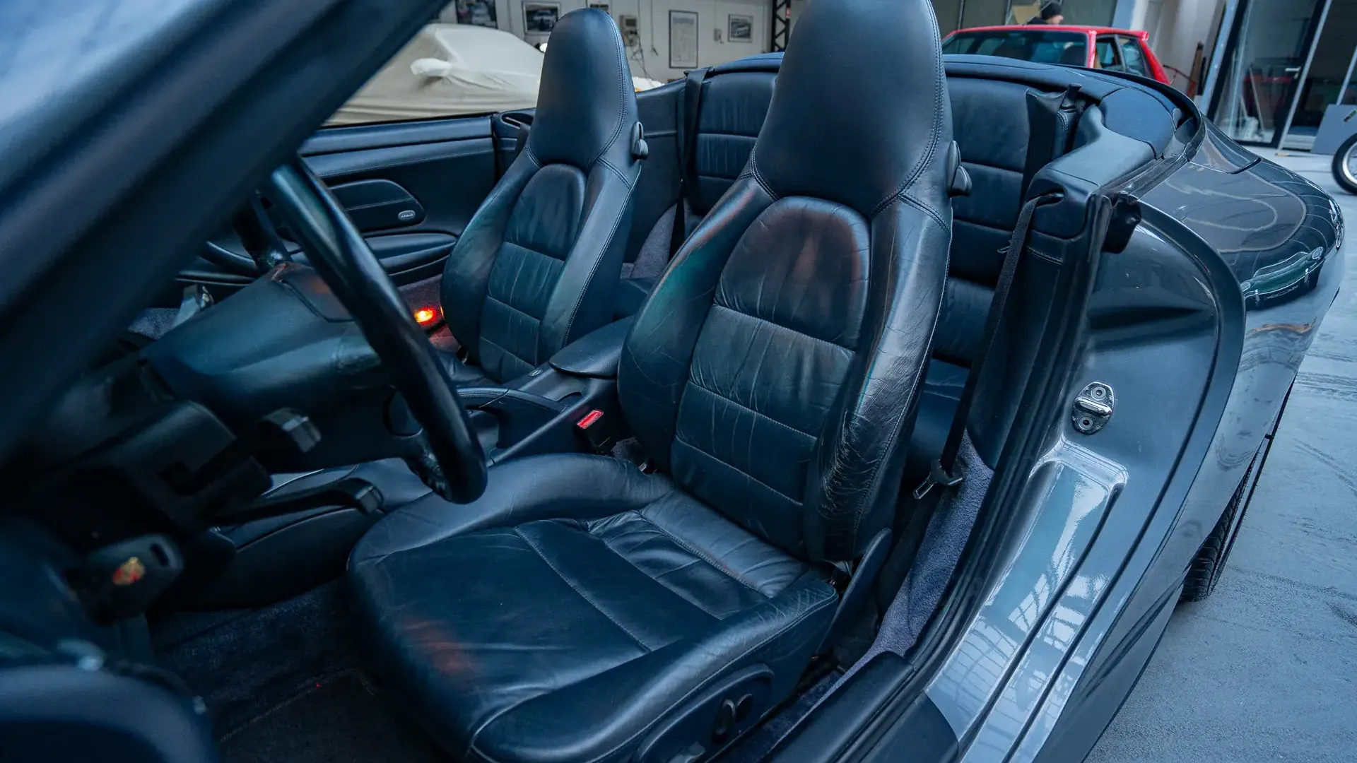Porsche 911 — photo 12