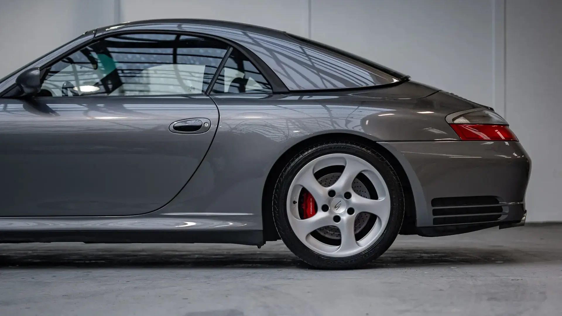 Porsche 911 — photo 9
