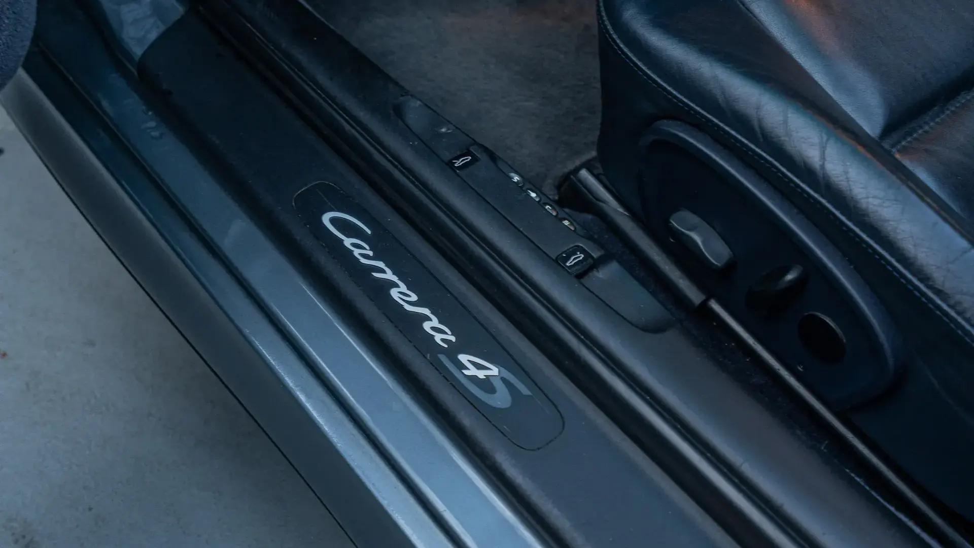 Porsche 911 — photo 24