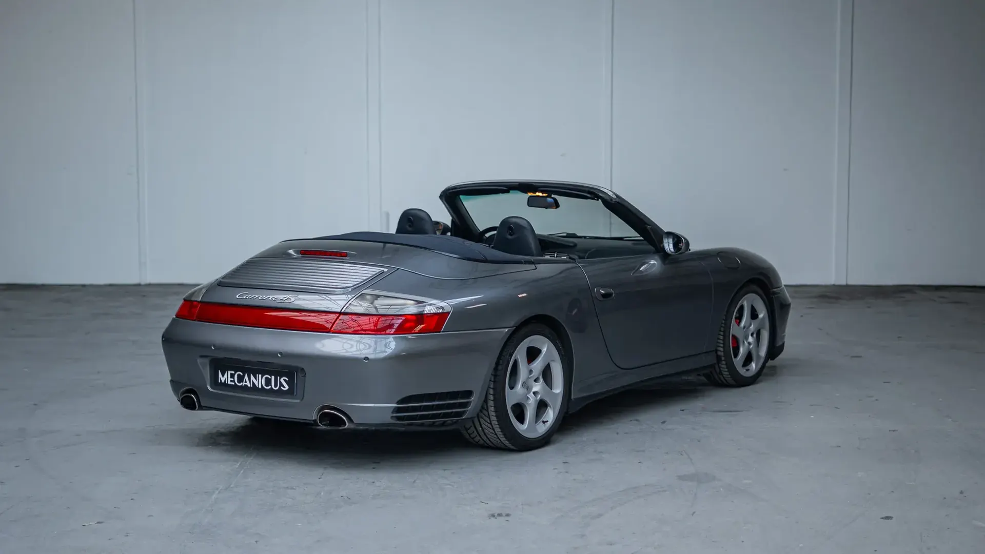 Porsche 911 — photo 2
