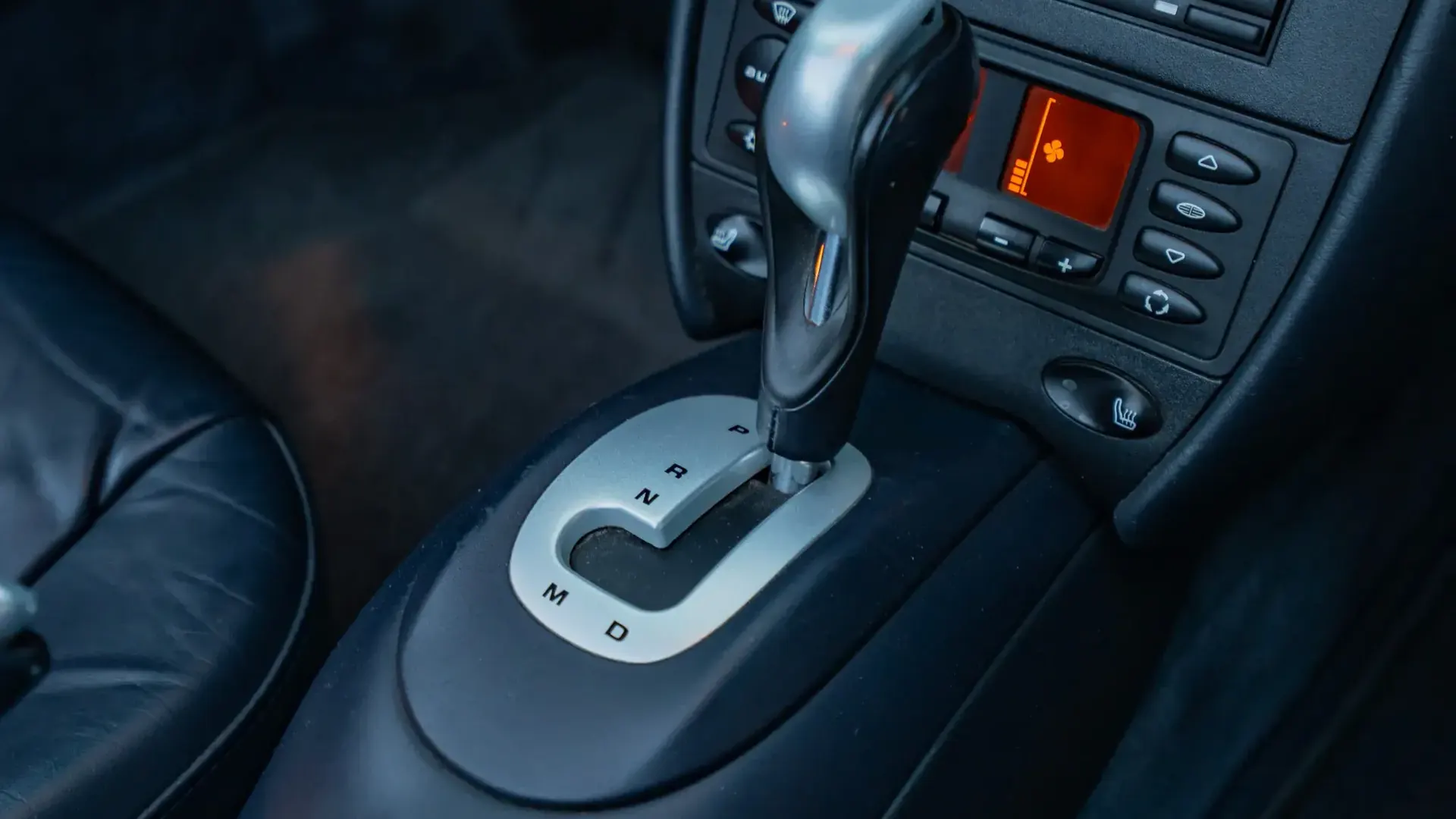 Porsche 911 — photo 20