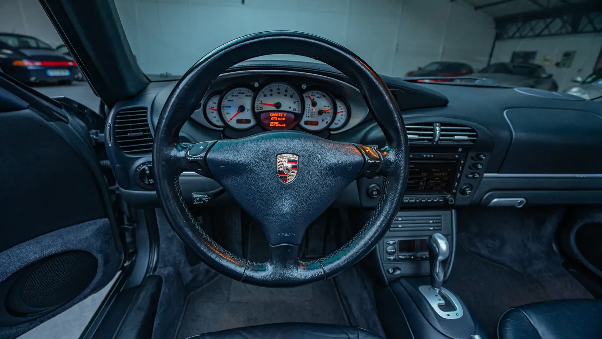 Porsche 911 — photo 13