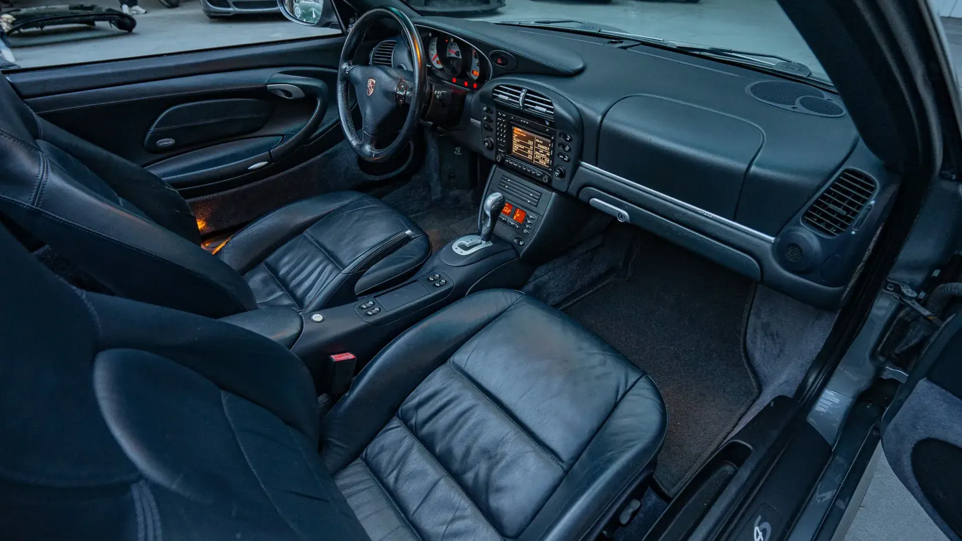Porsche 911 — photo 21