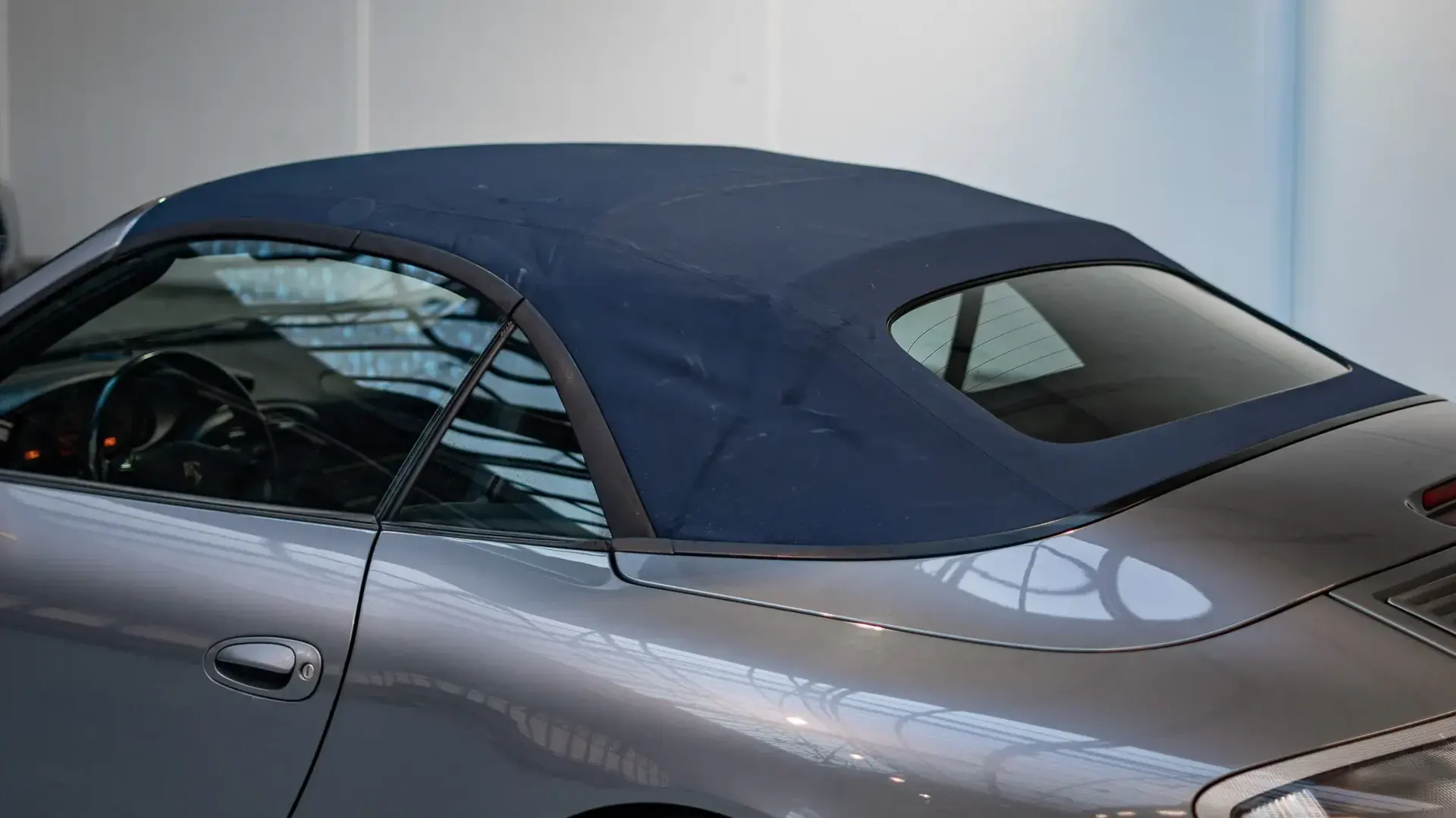 Porsche 911 — photo 27