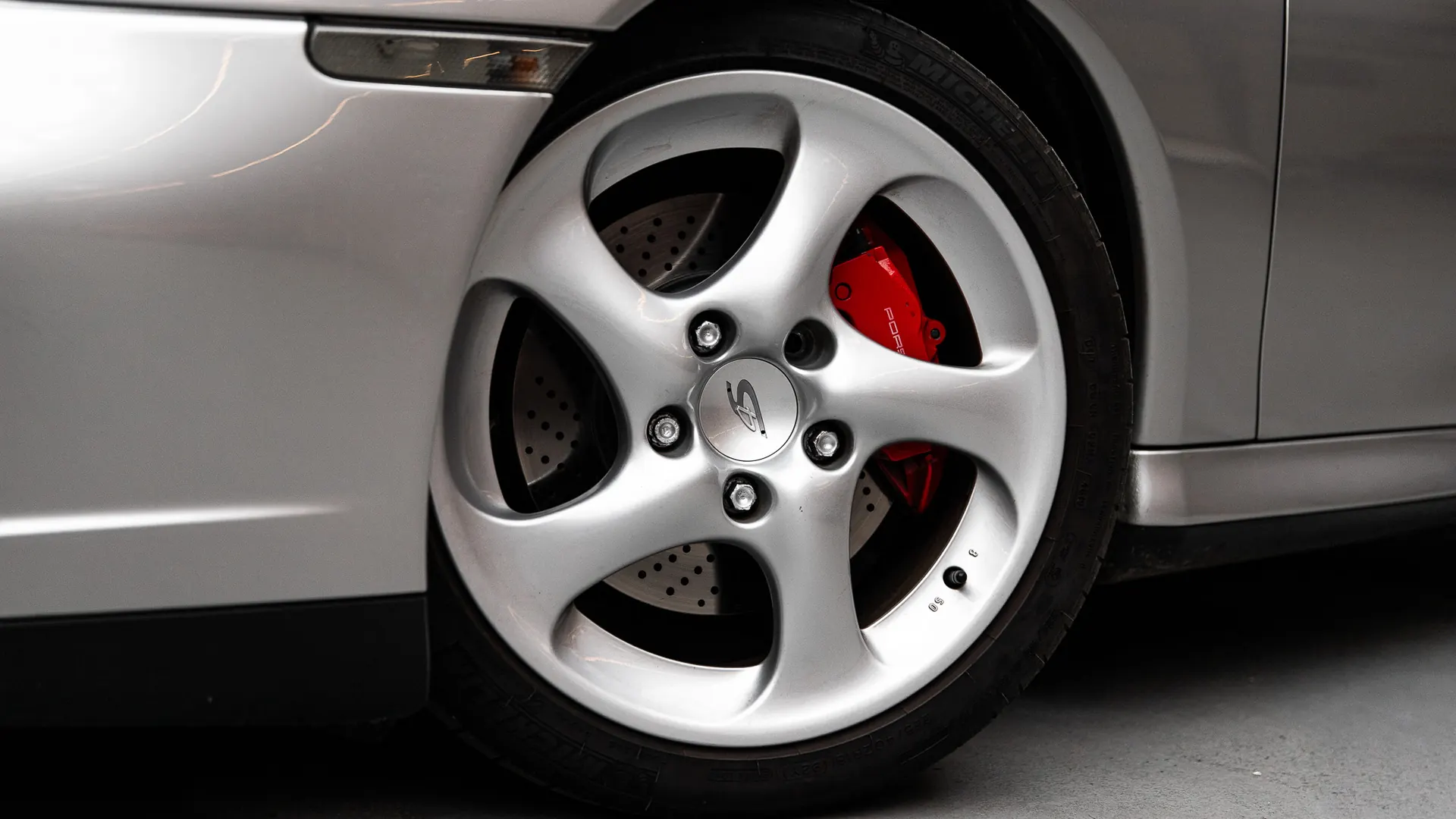 Porsche 911 — photo 33