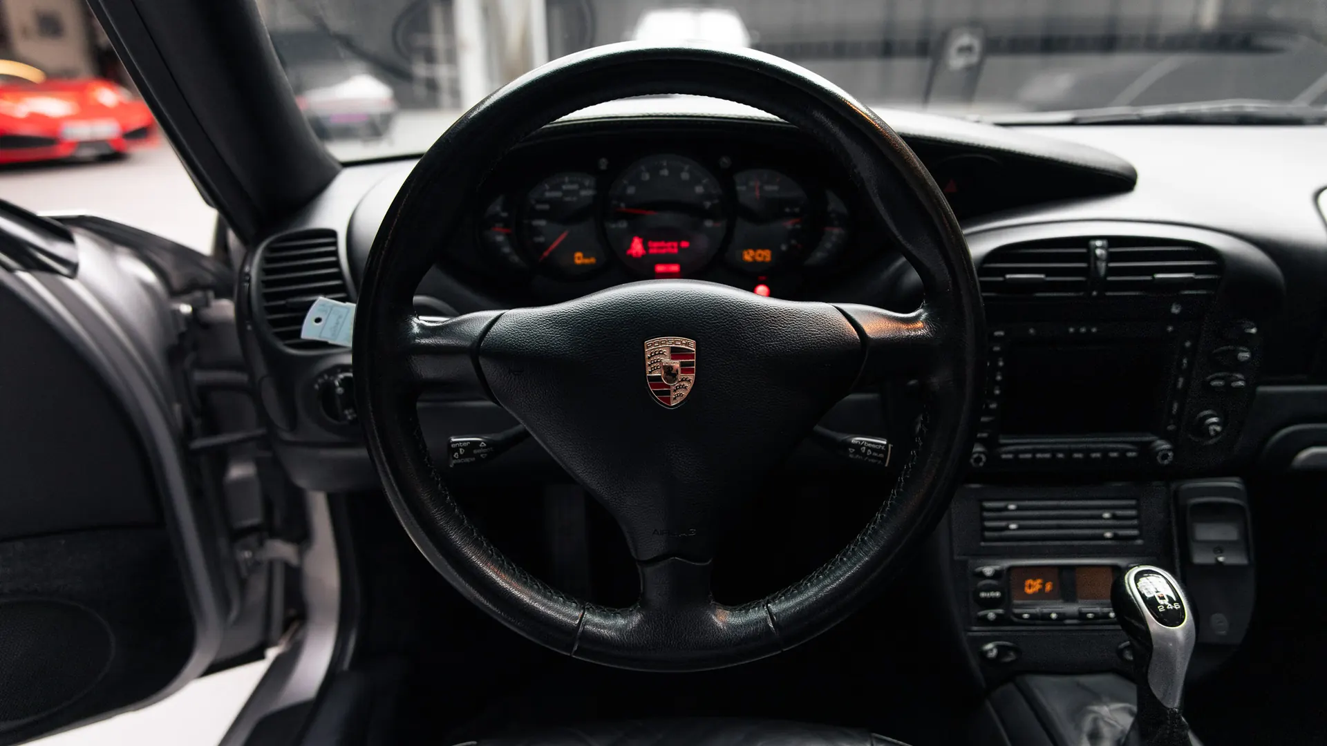 Porsche 911 — photo 14