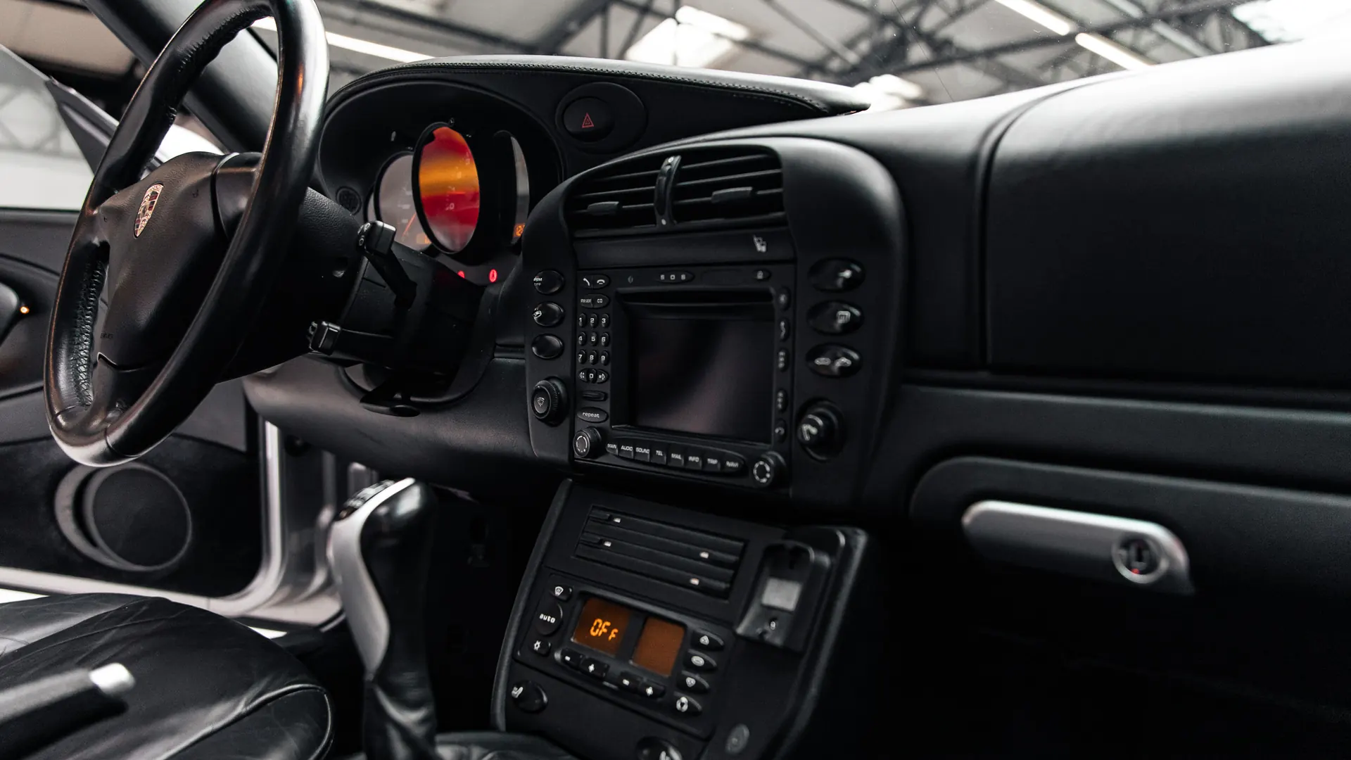 Porsche 911 — photo 26