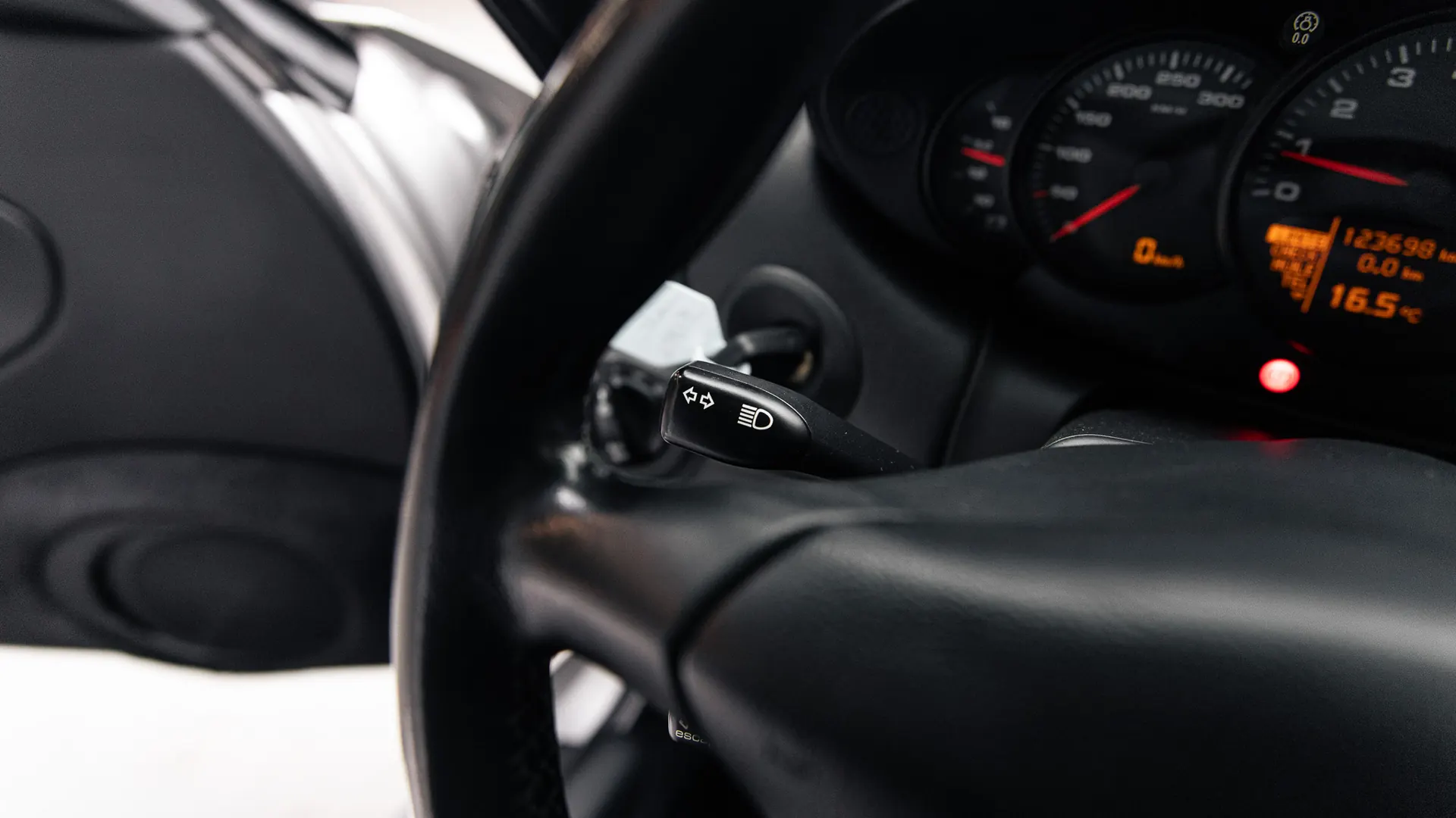 Porsche 911 — photo 19