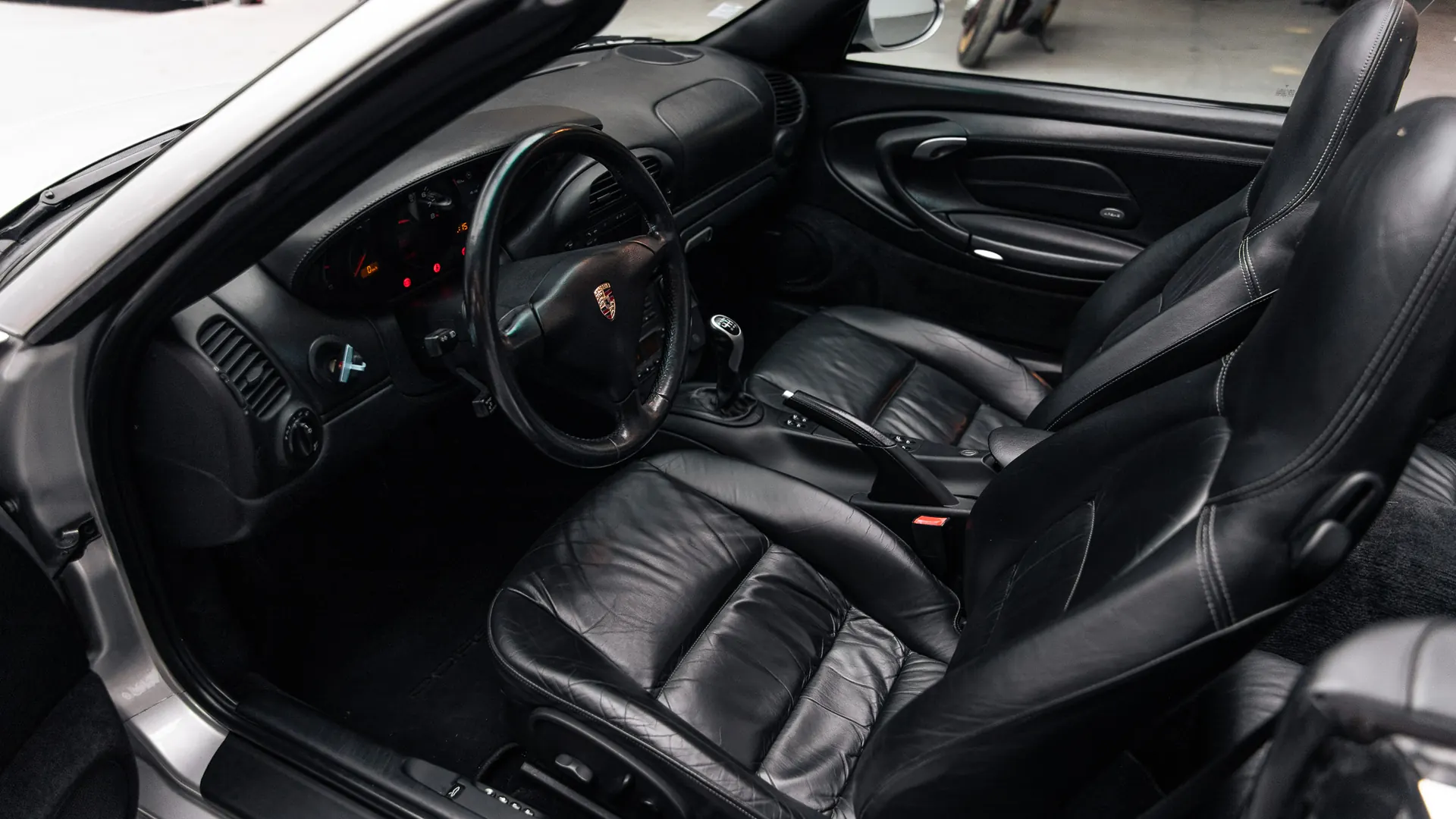 Porsche 911 — photo 11