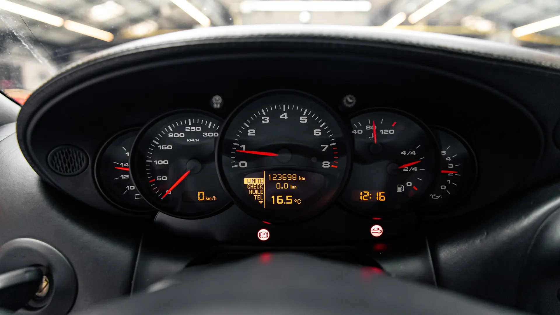 Porsche 911 — photo 18