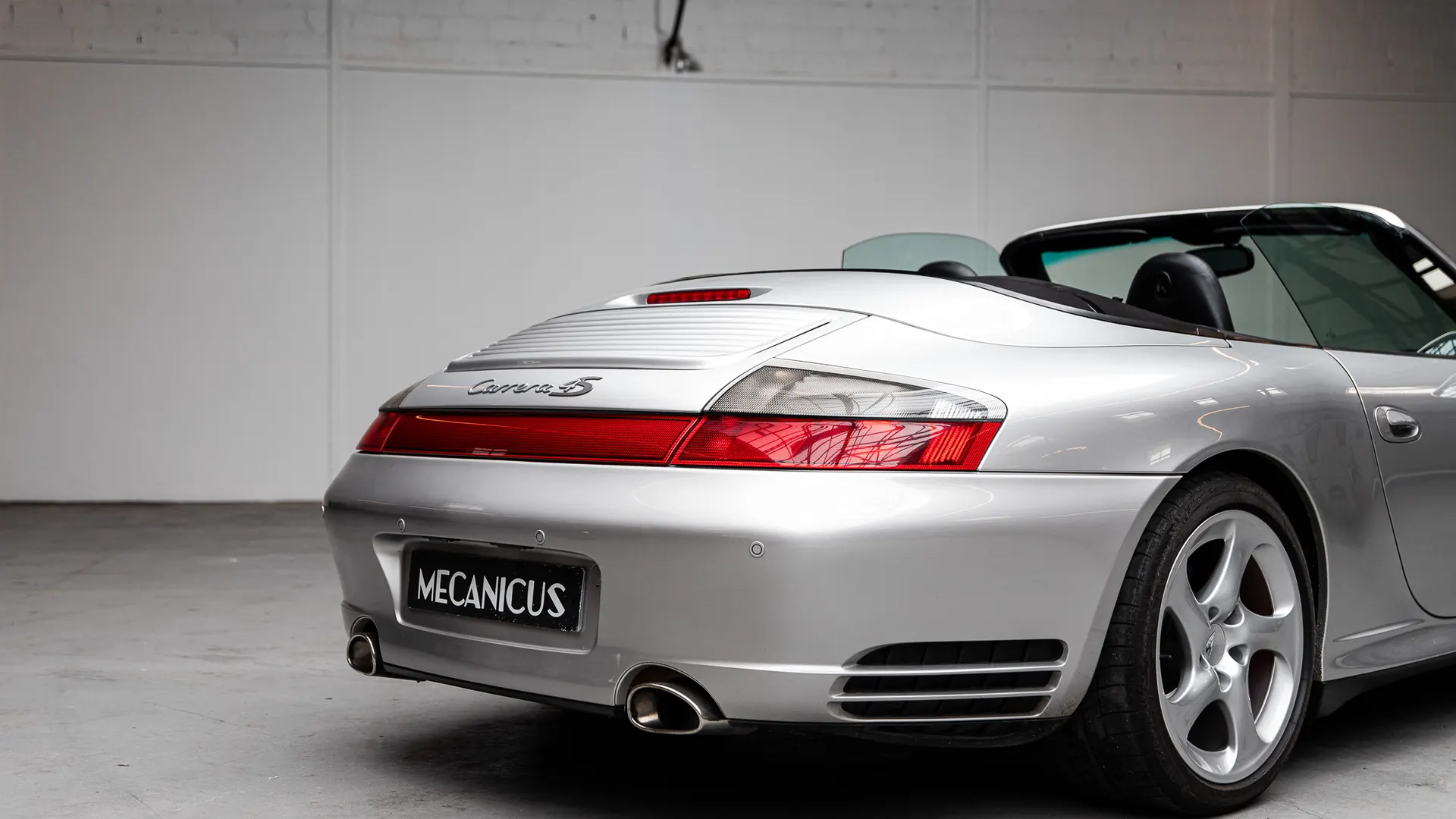 Porsche 911 — photo 48