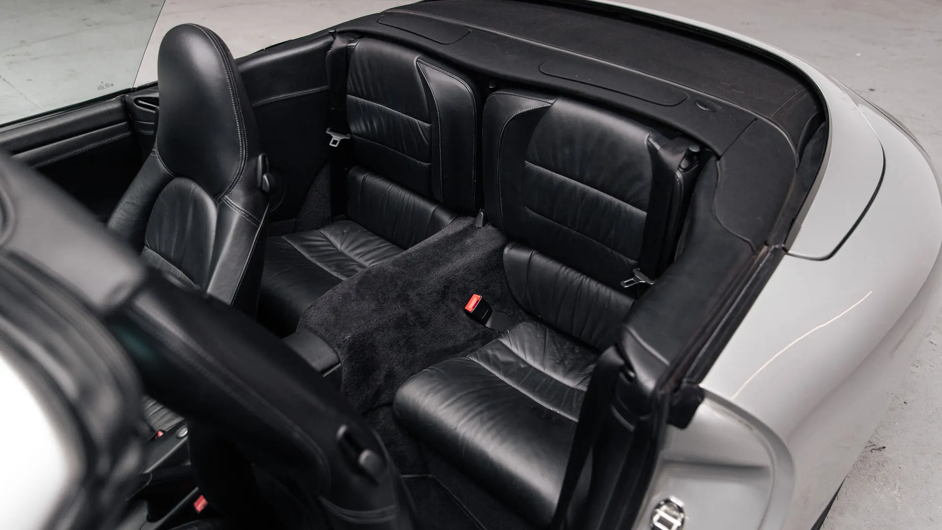 Porsche 911 — photo 32