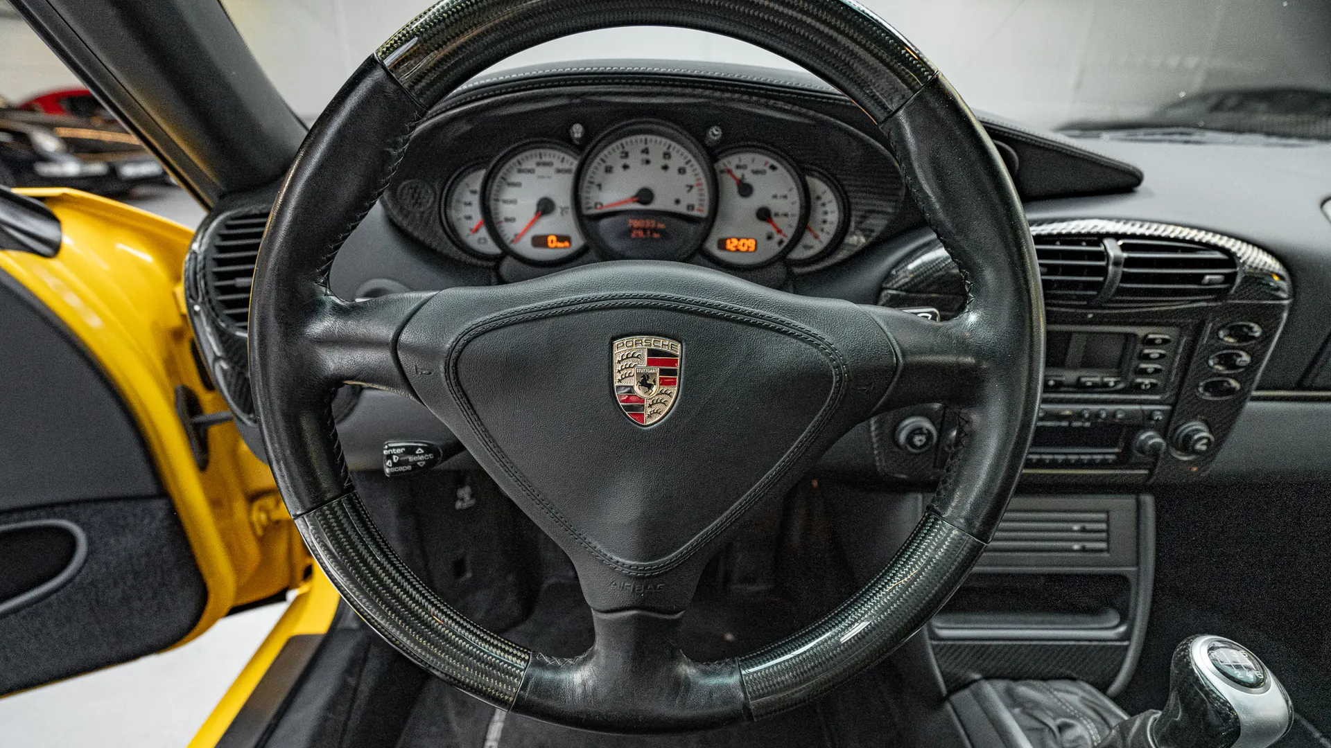 Porsche 911 — photo 12