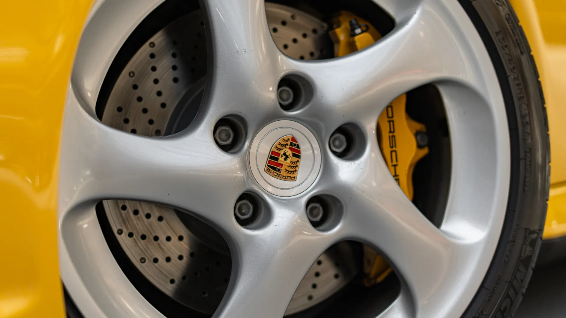 Porsche 911 — photo 39