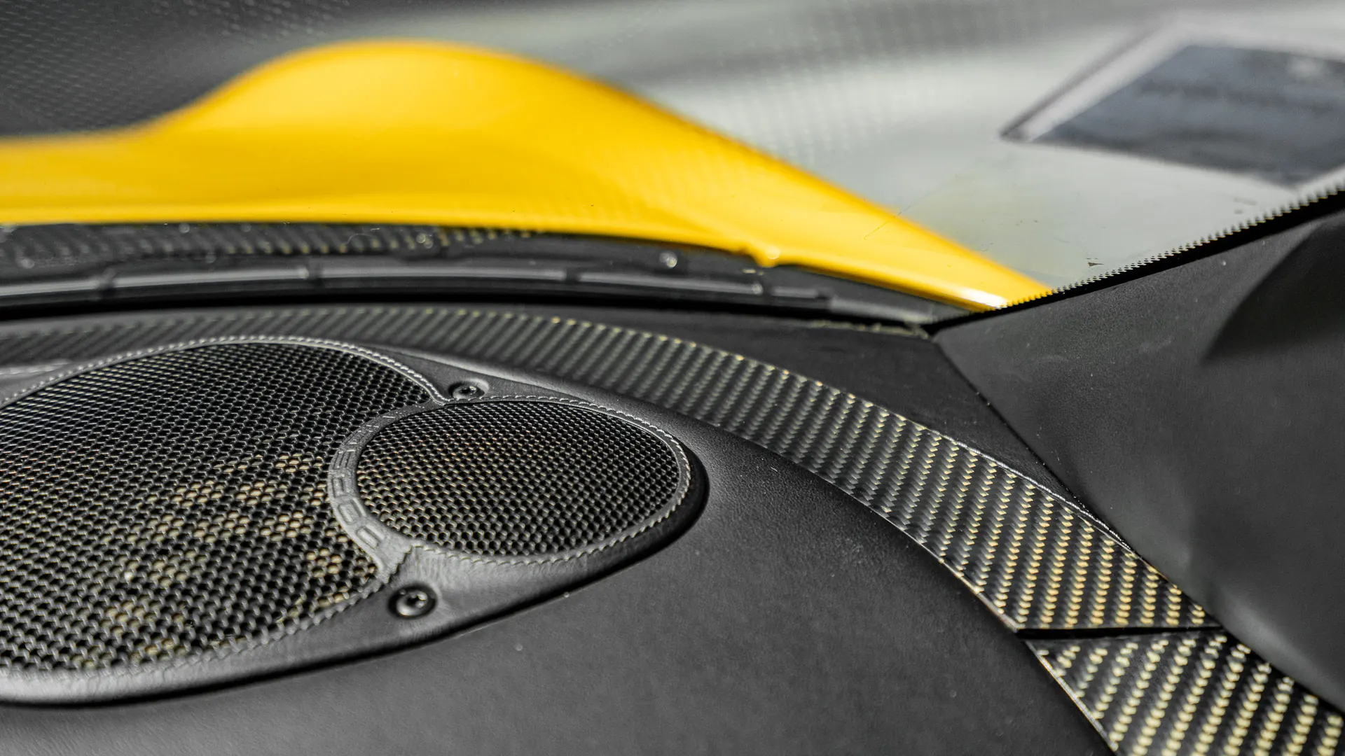 Porsche 911 — photo 32