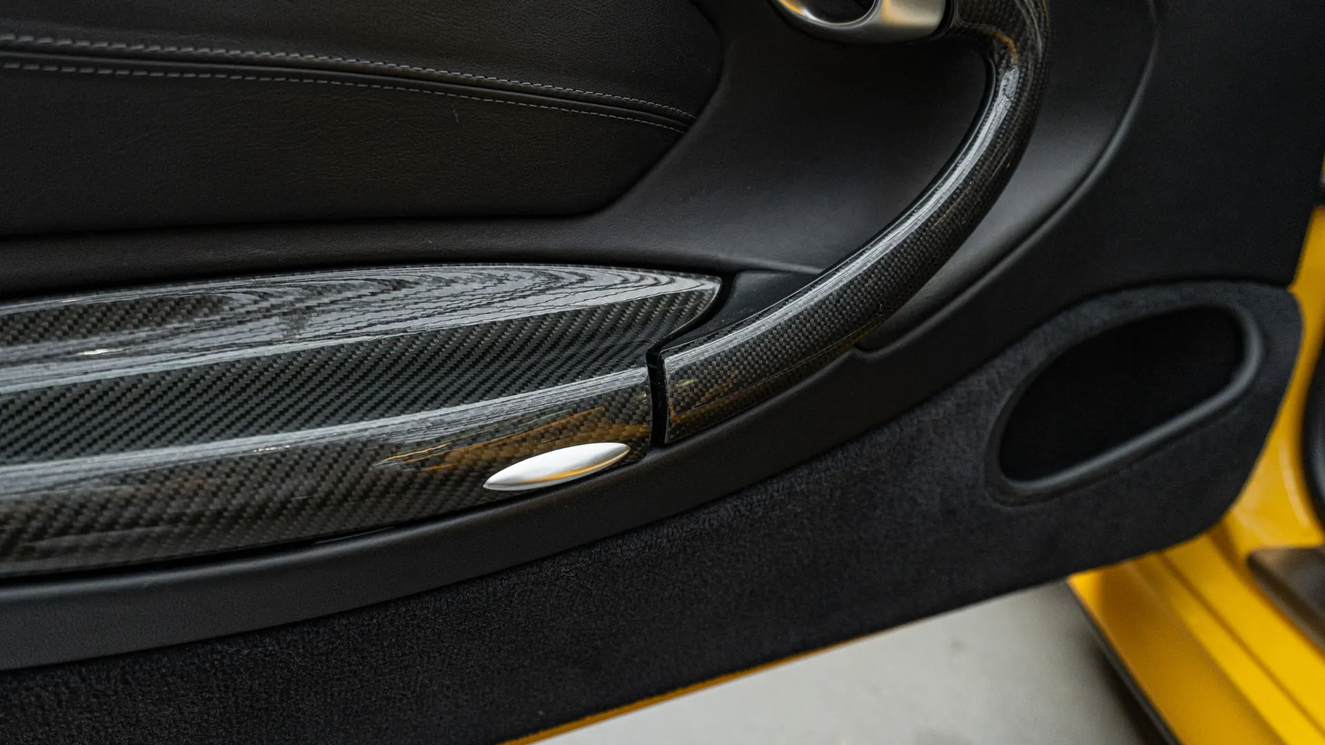Porsche 911 — photo 24