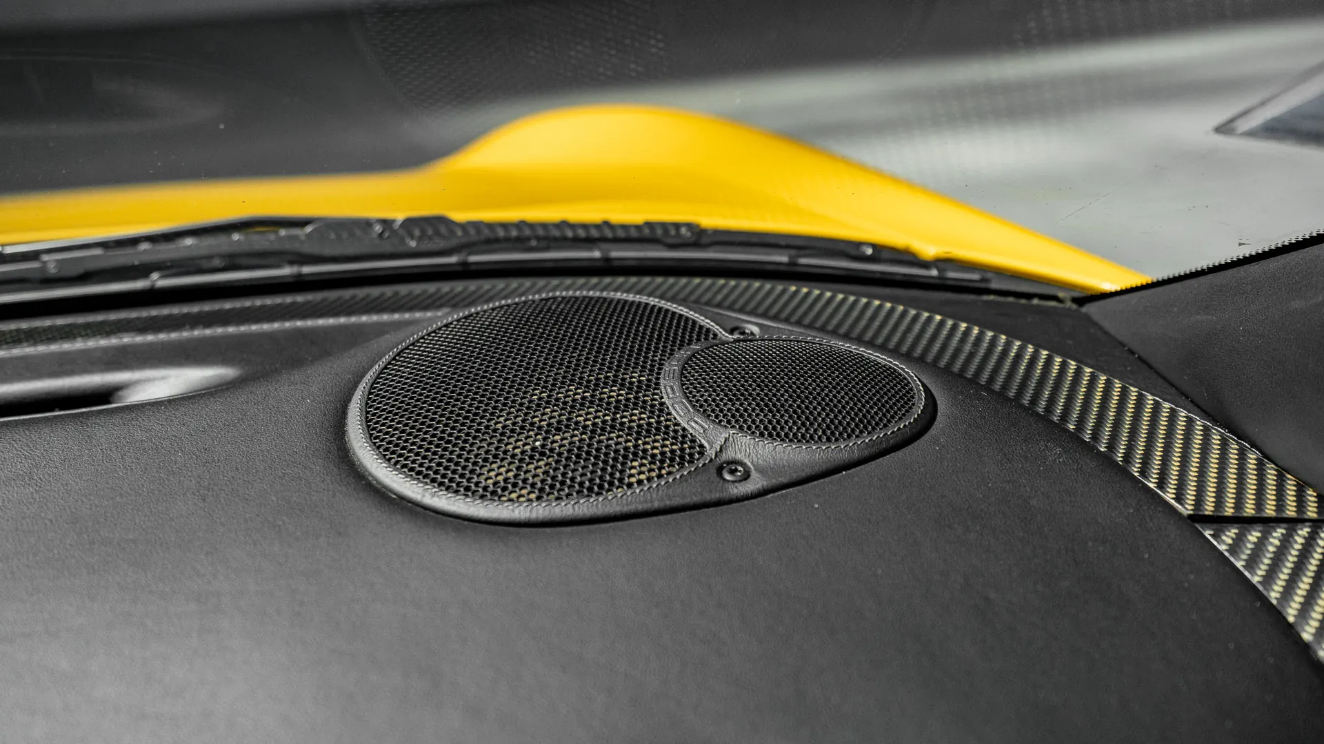 Porsche 911 — photo 31