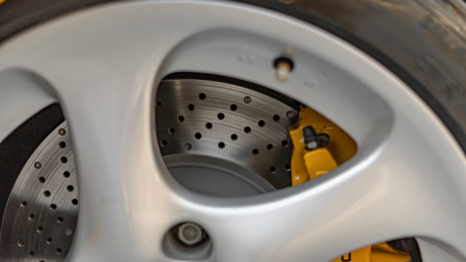 Porsche 911 — photo 41