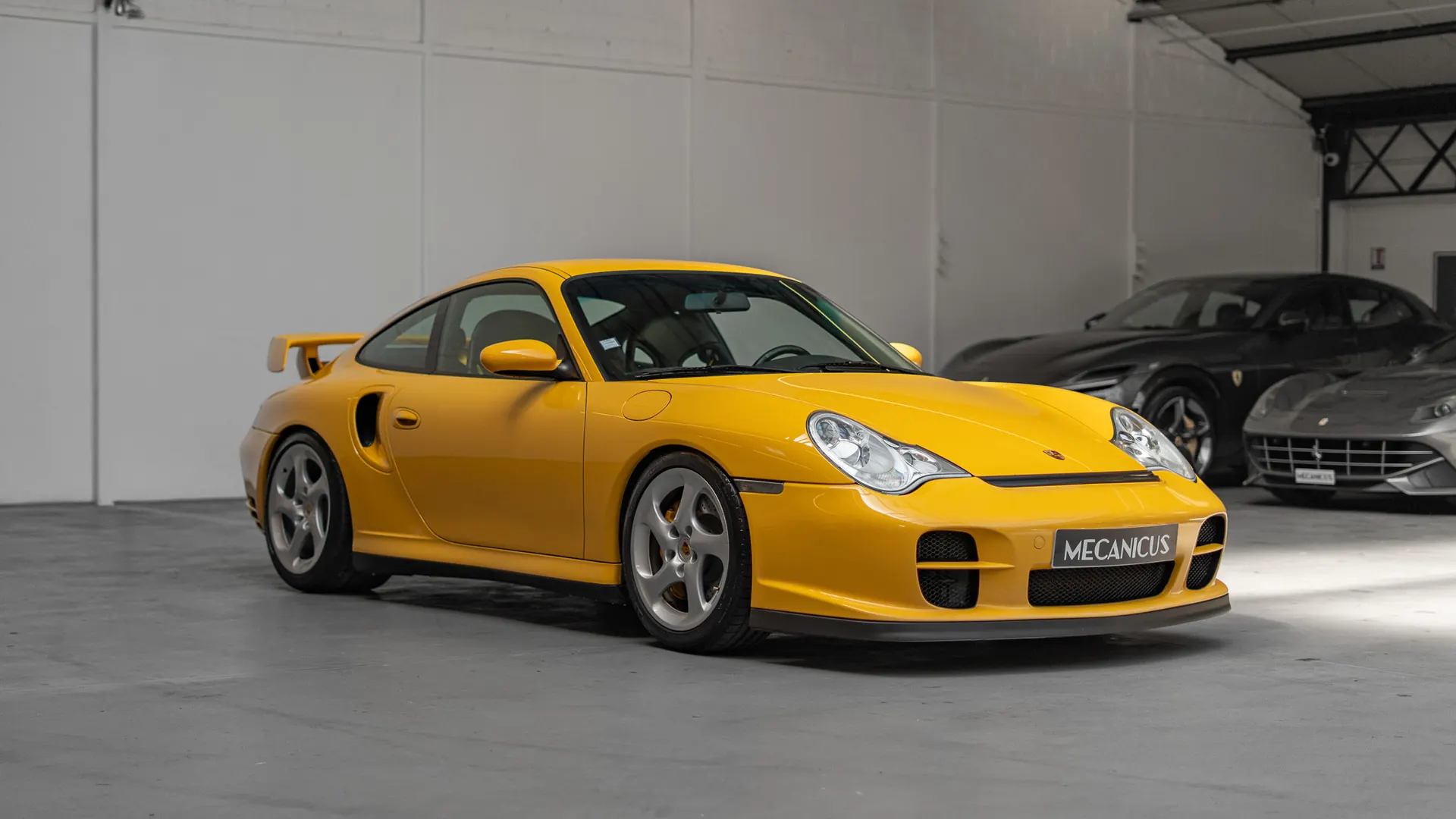 Porsche 911 — photo 33