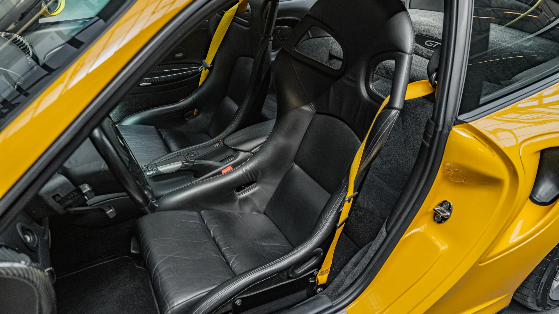 Porsche 911 — photo 10