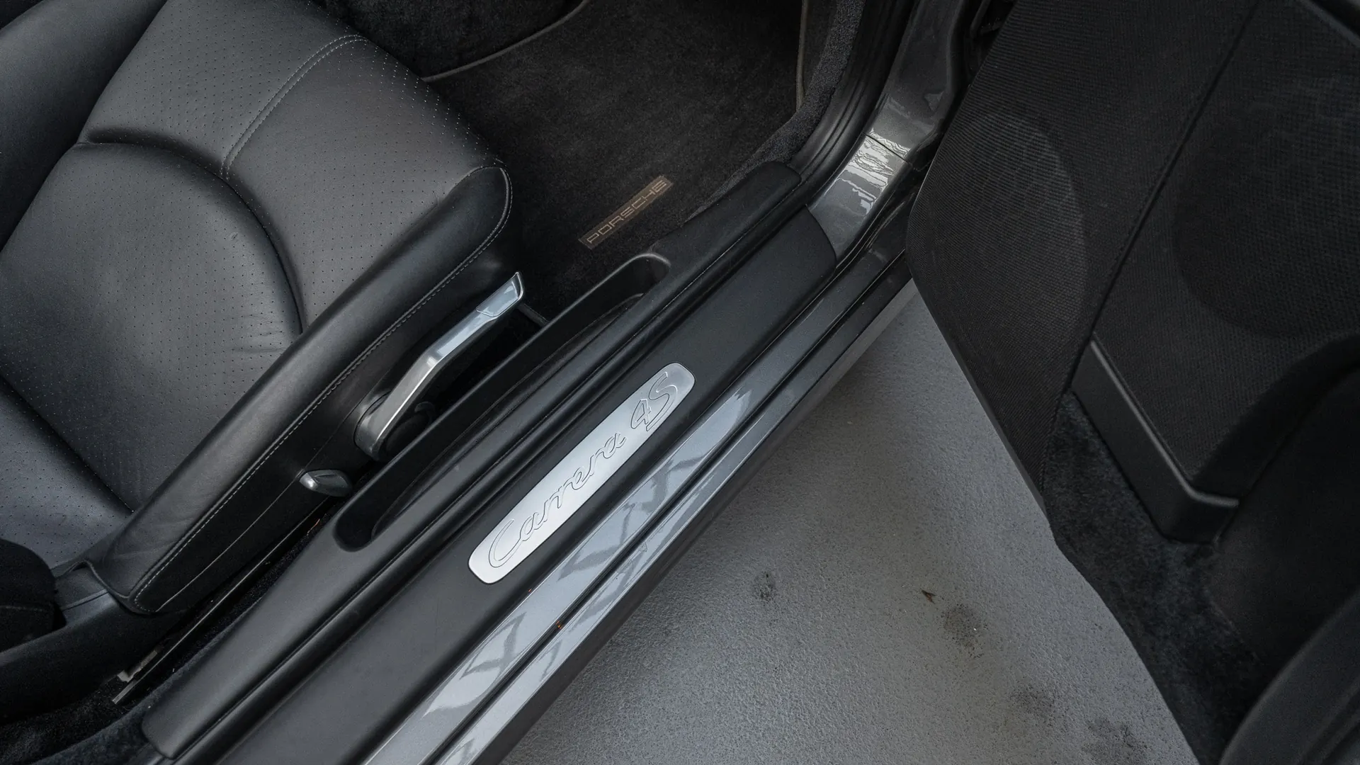 Porsche 911 — photo 24