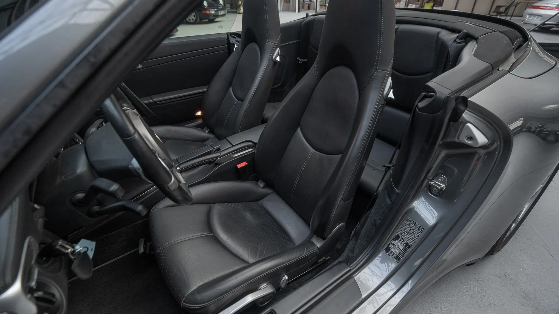 Porsche 911 — photo 11