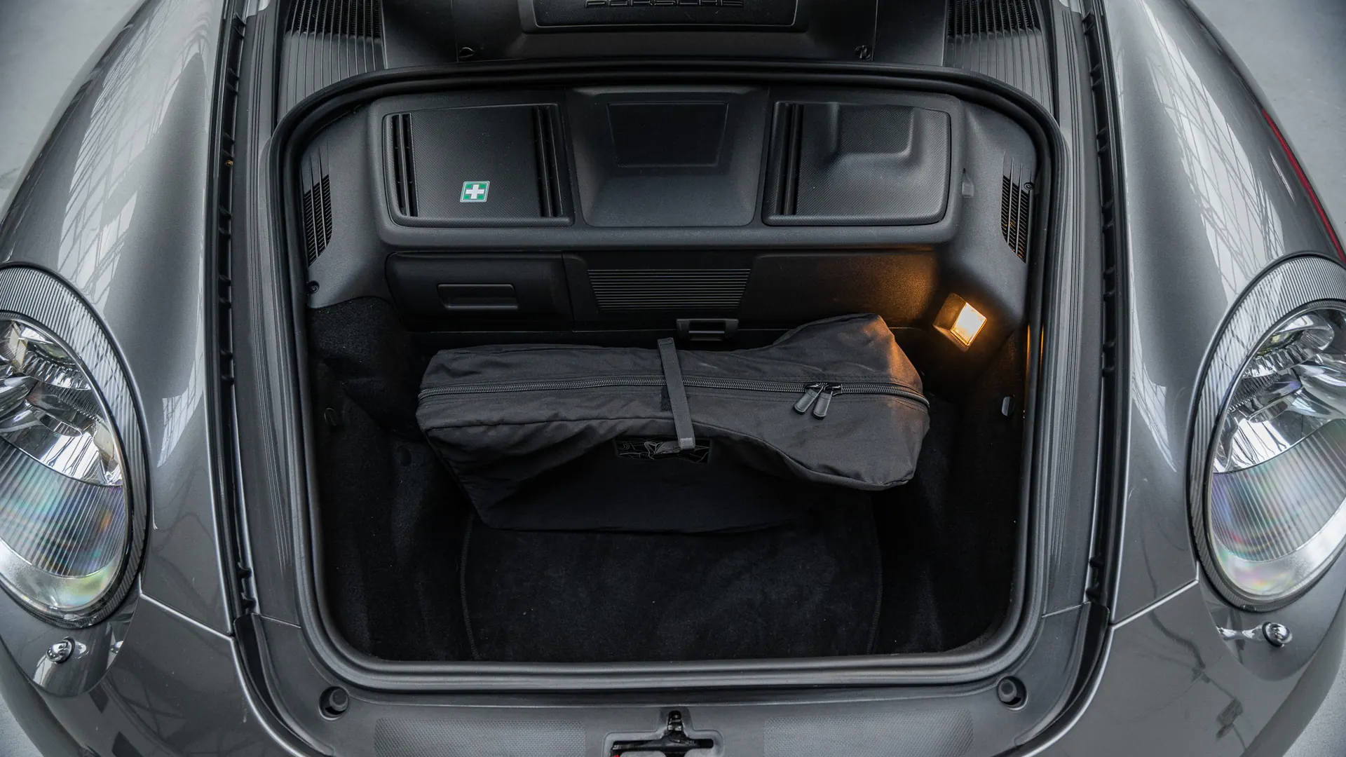 Porsche 911 — photo 16