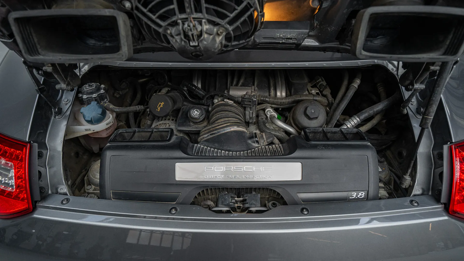 Porsche 911 — photo 35