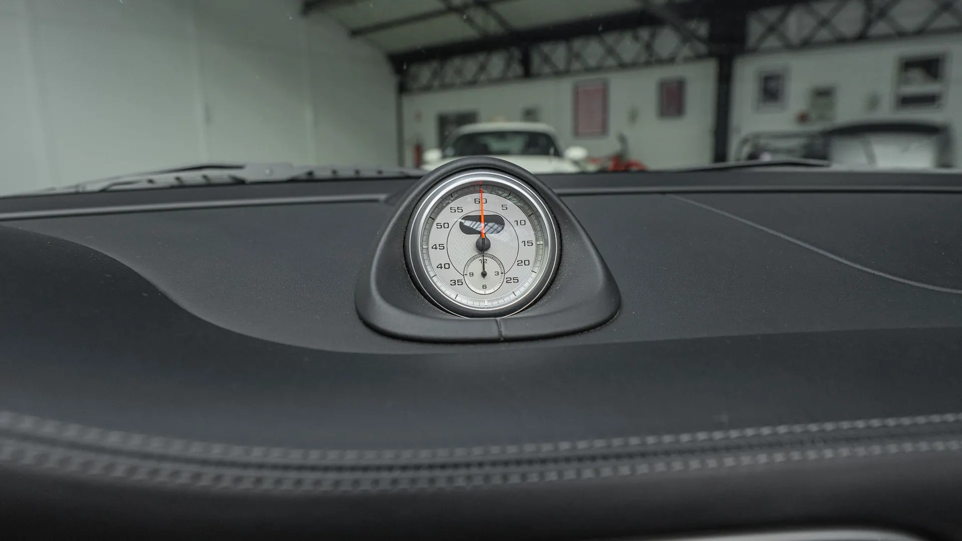 Porsche 911 — photo 15