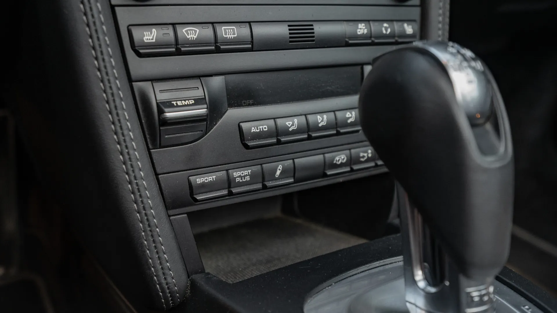 Porsche 911 — photo 22