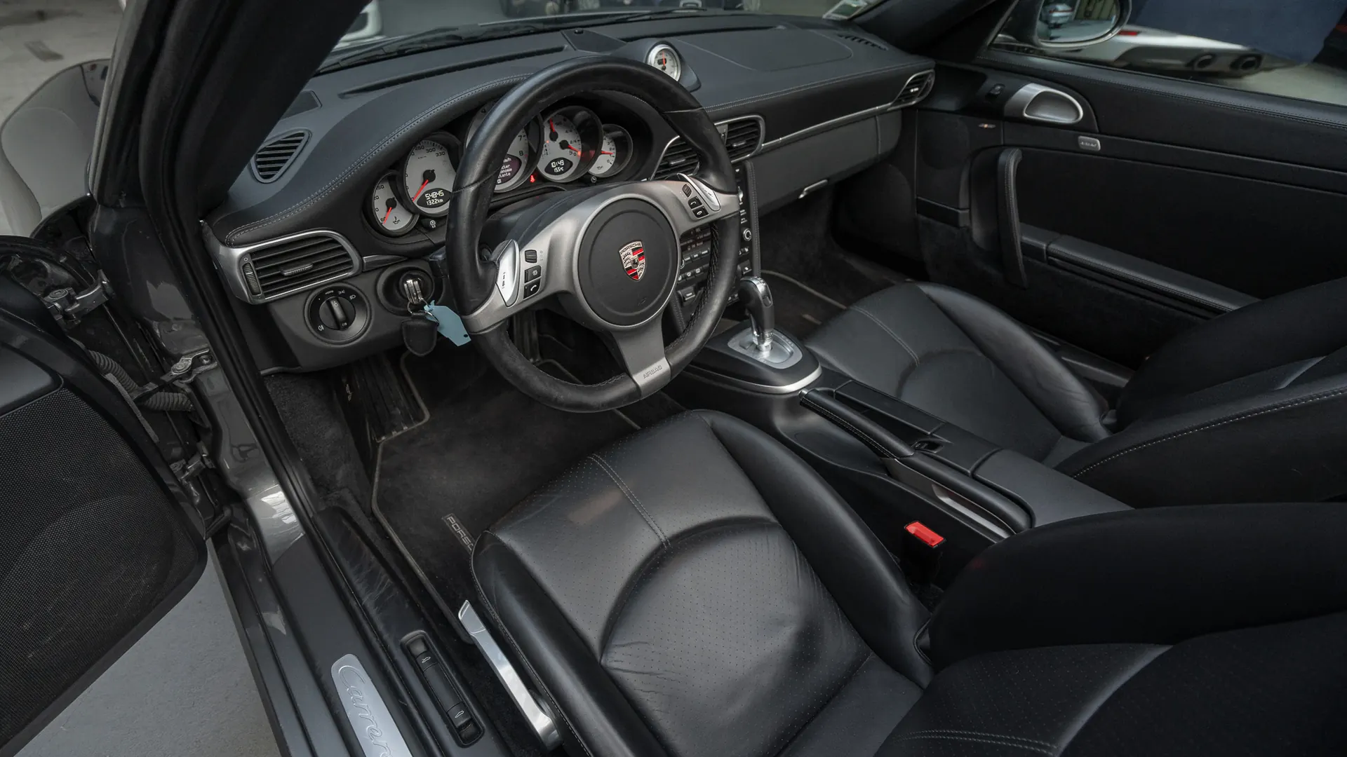 Porsche 911 — photo 9