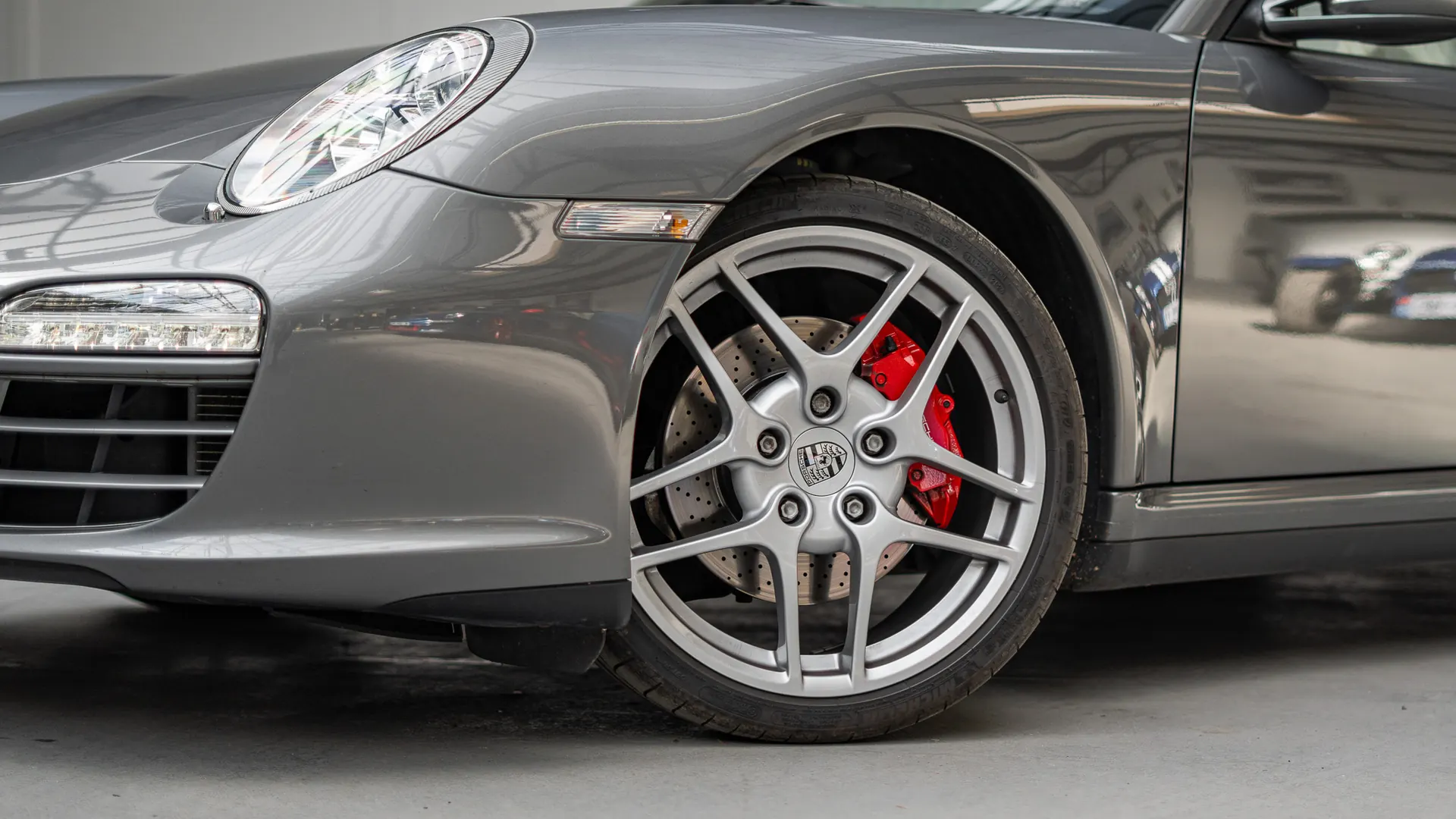 Porsche 911 — photo 28