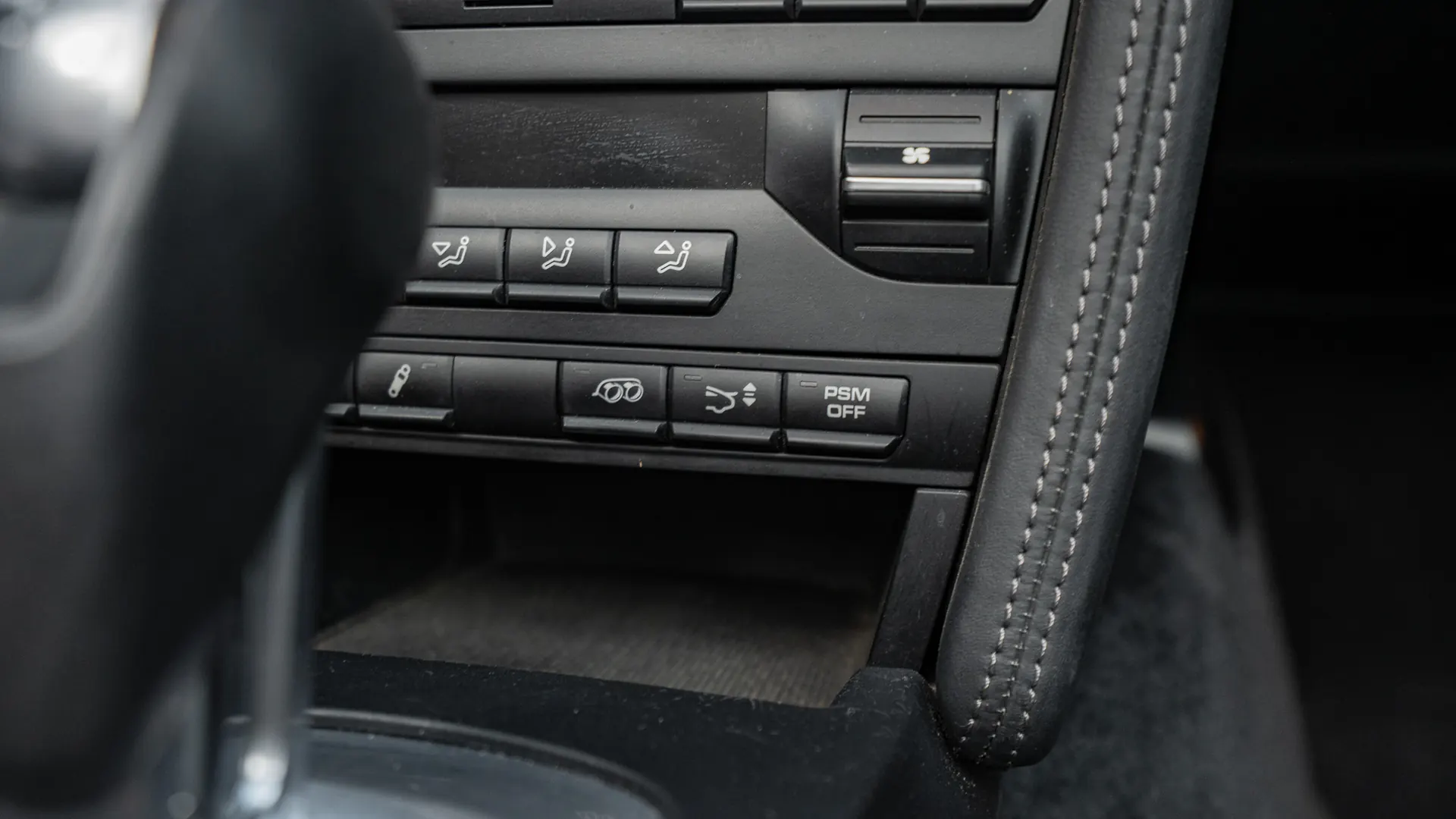Porsche 911 — photo 23