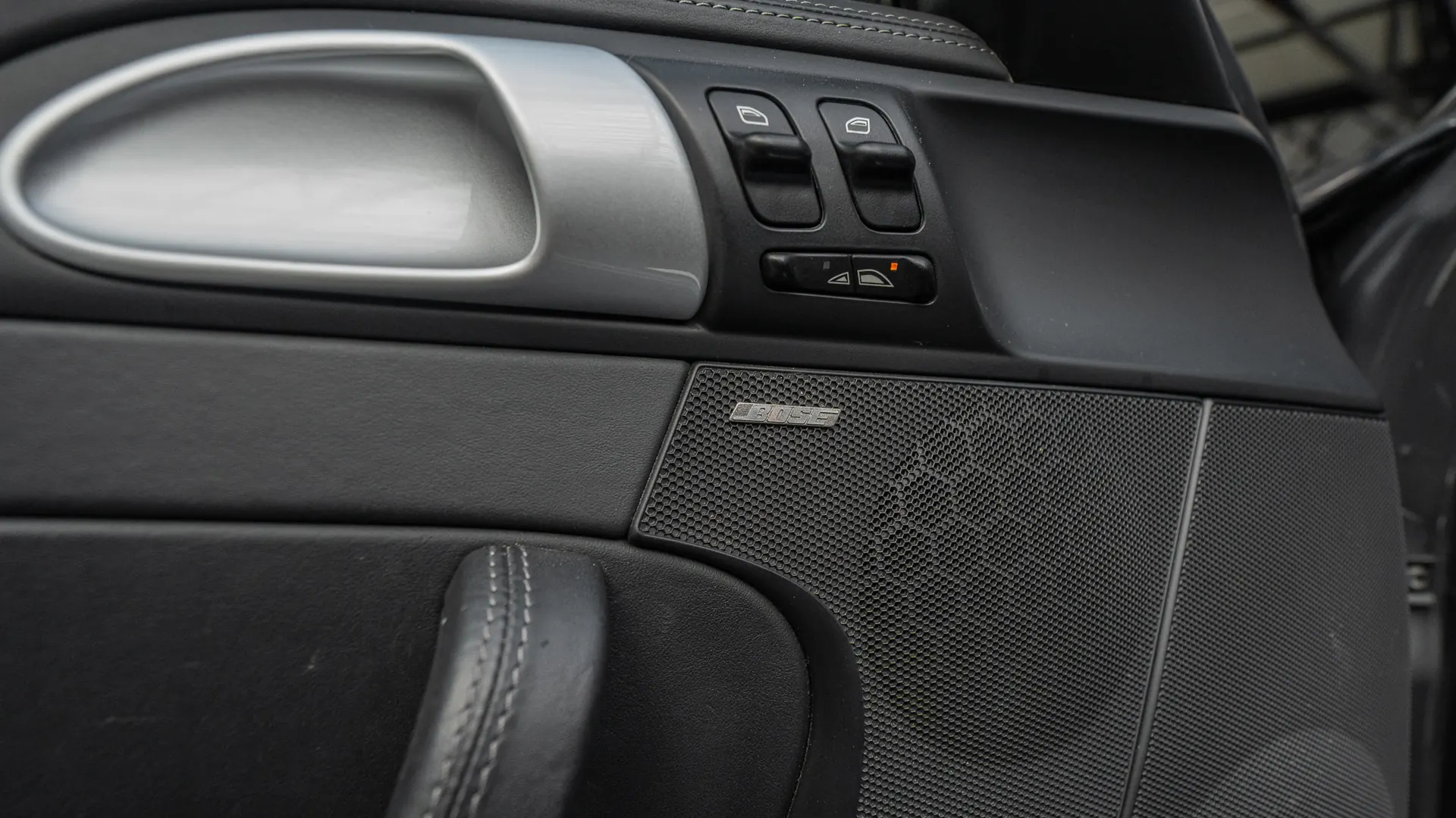 Porsche 911 — photo 18