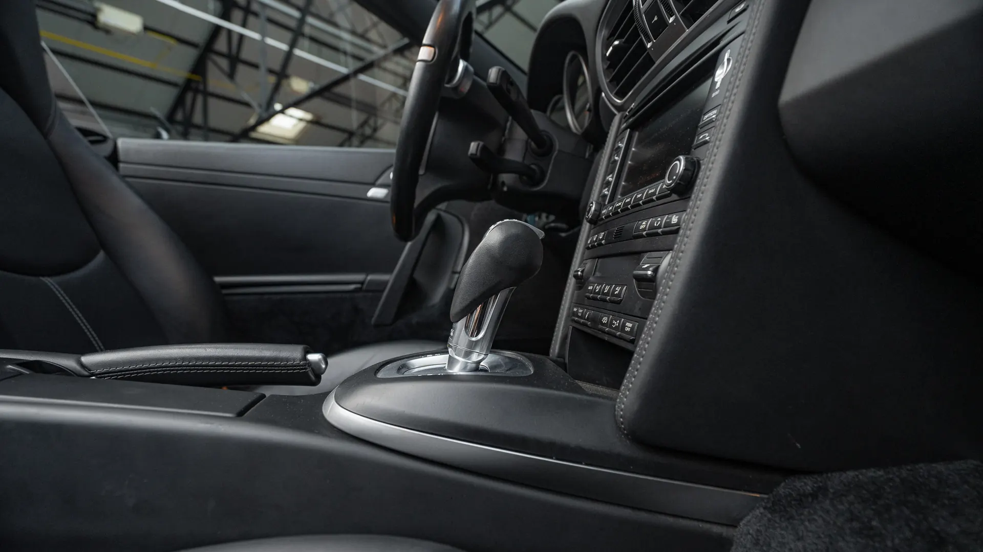 Porsche 911 — photo 26