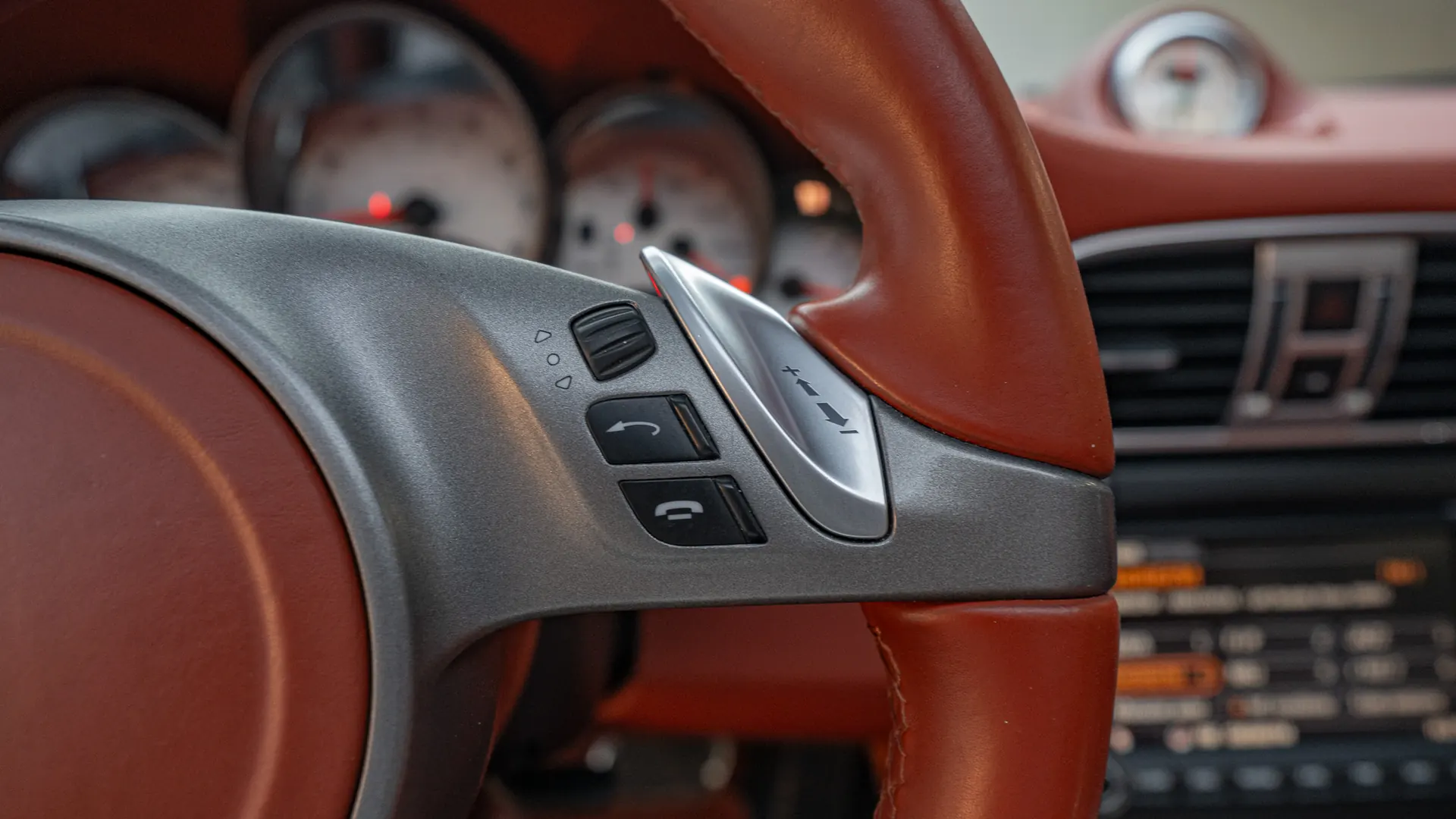 Porsche 911 — photo 12