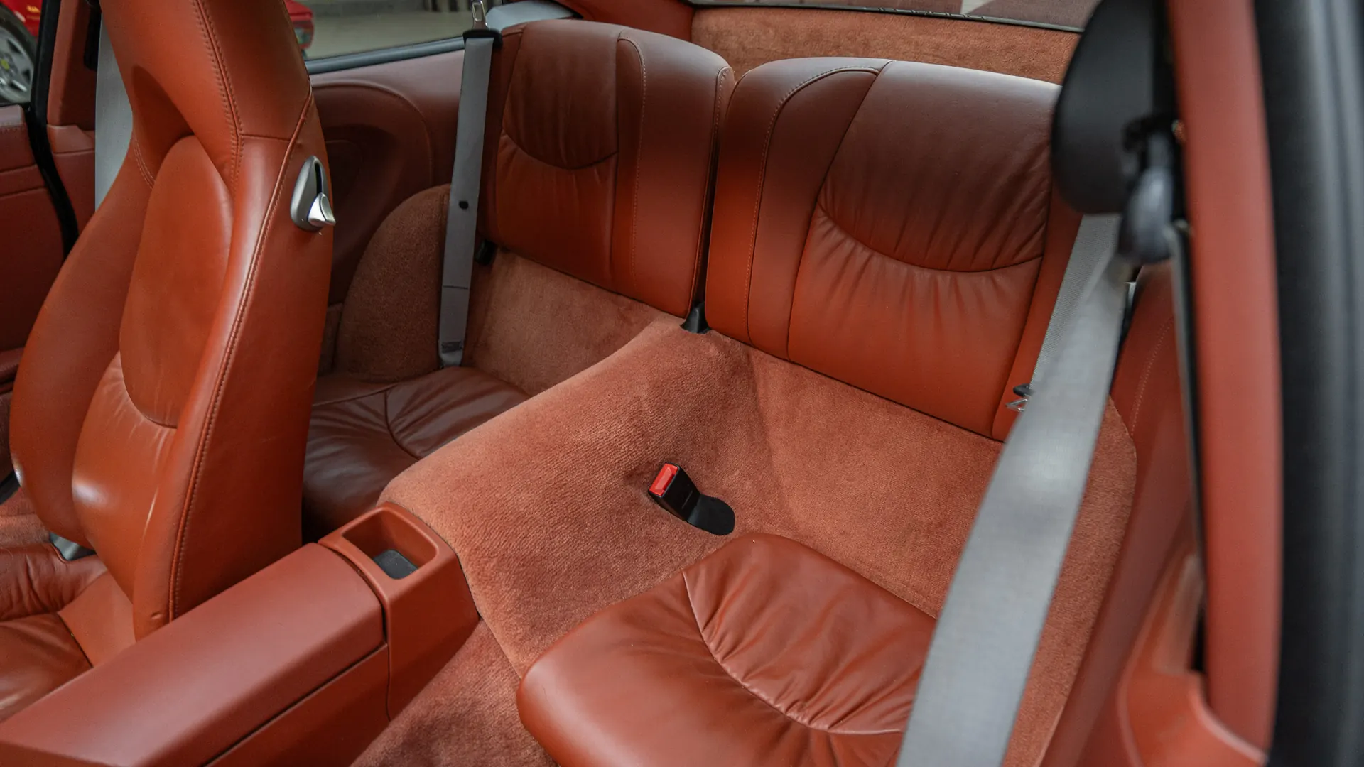 Porsche 911 — photo 27