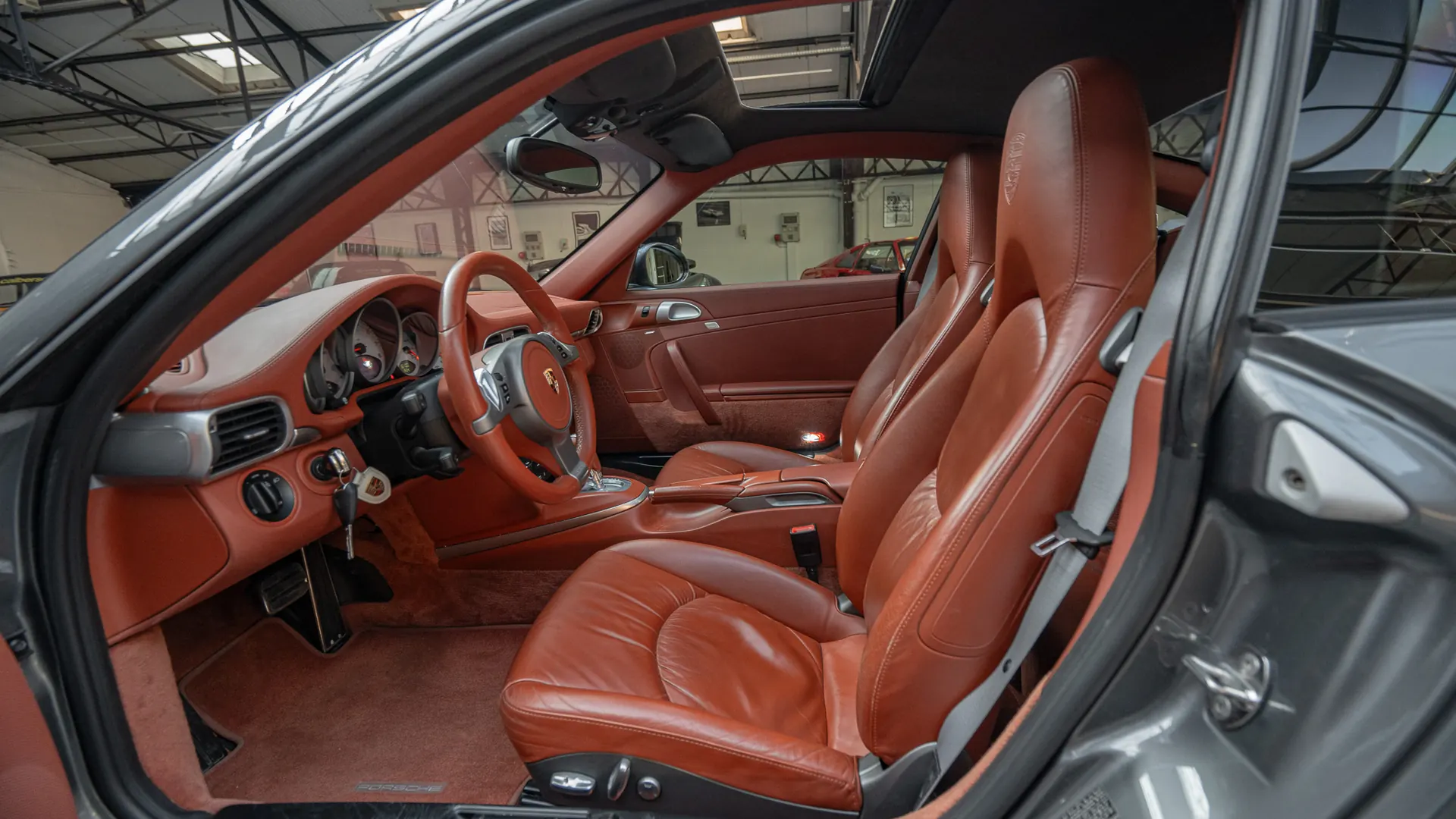 Porsche 911 — photo 9
